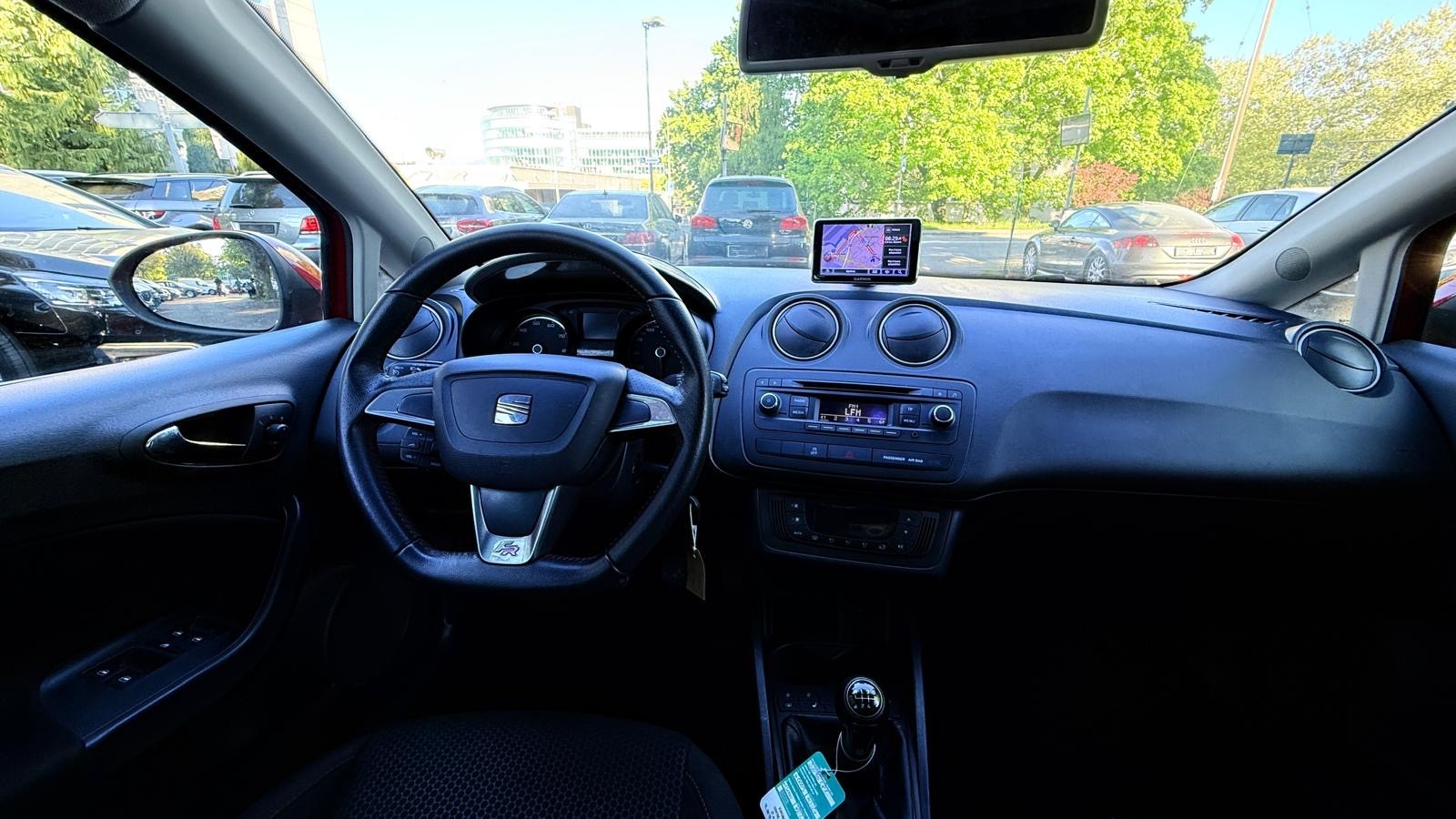 SEAT Ibiza SC 1.2 TSI FR Stopp-Start-image-11