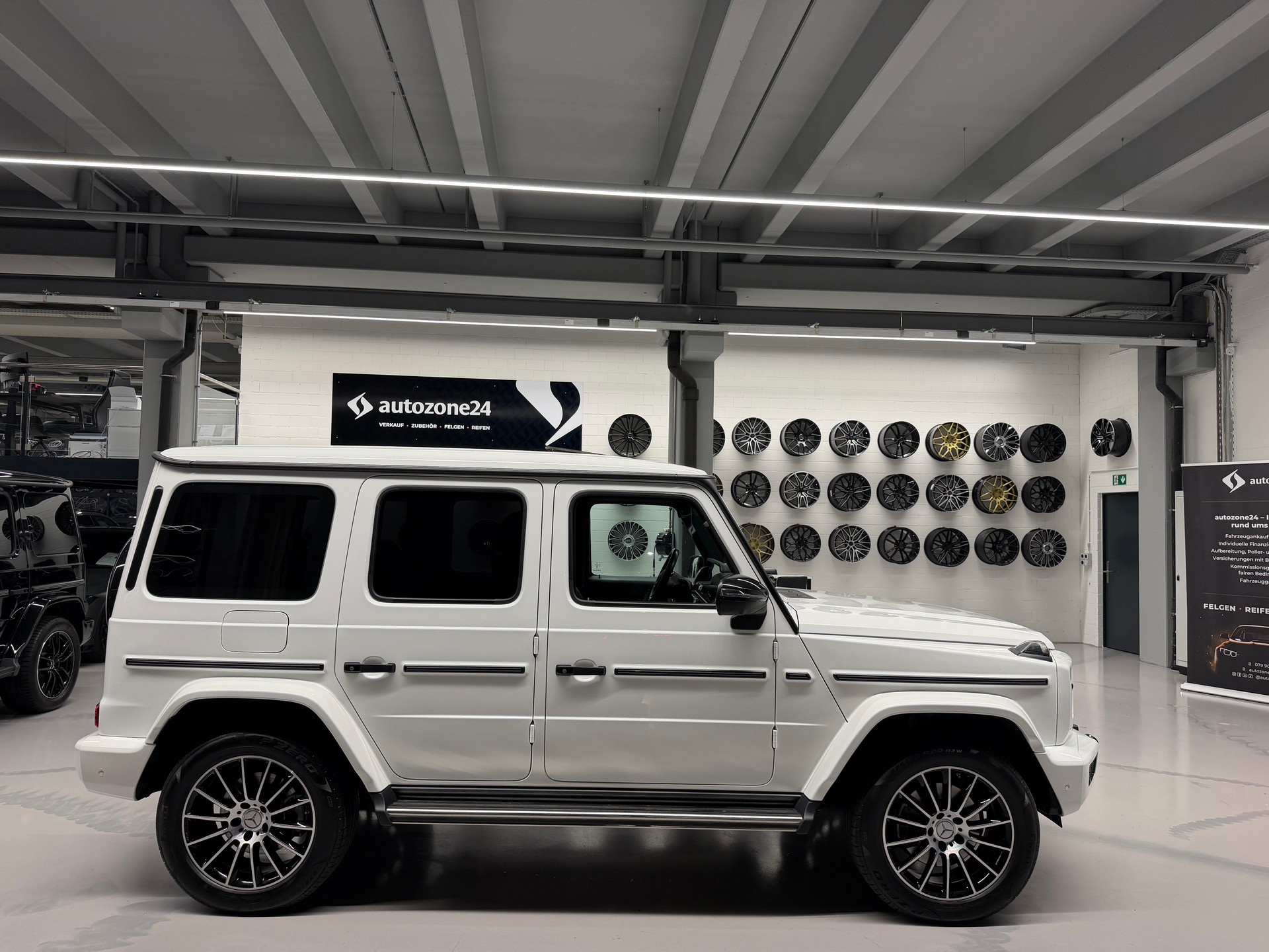 MERCEDES-BENZ G 400 d AMG Line *CH-Auto*Gratis Service*Exclusive Interieur*Top Ausstattung*Standheizung*Burmester*-image-2