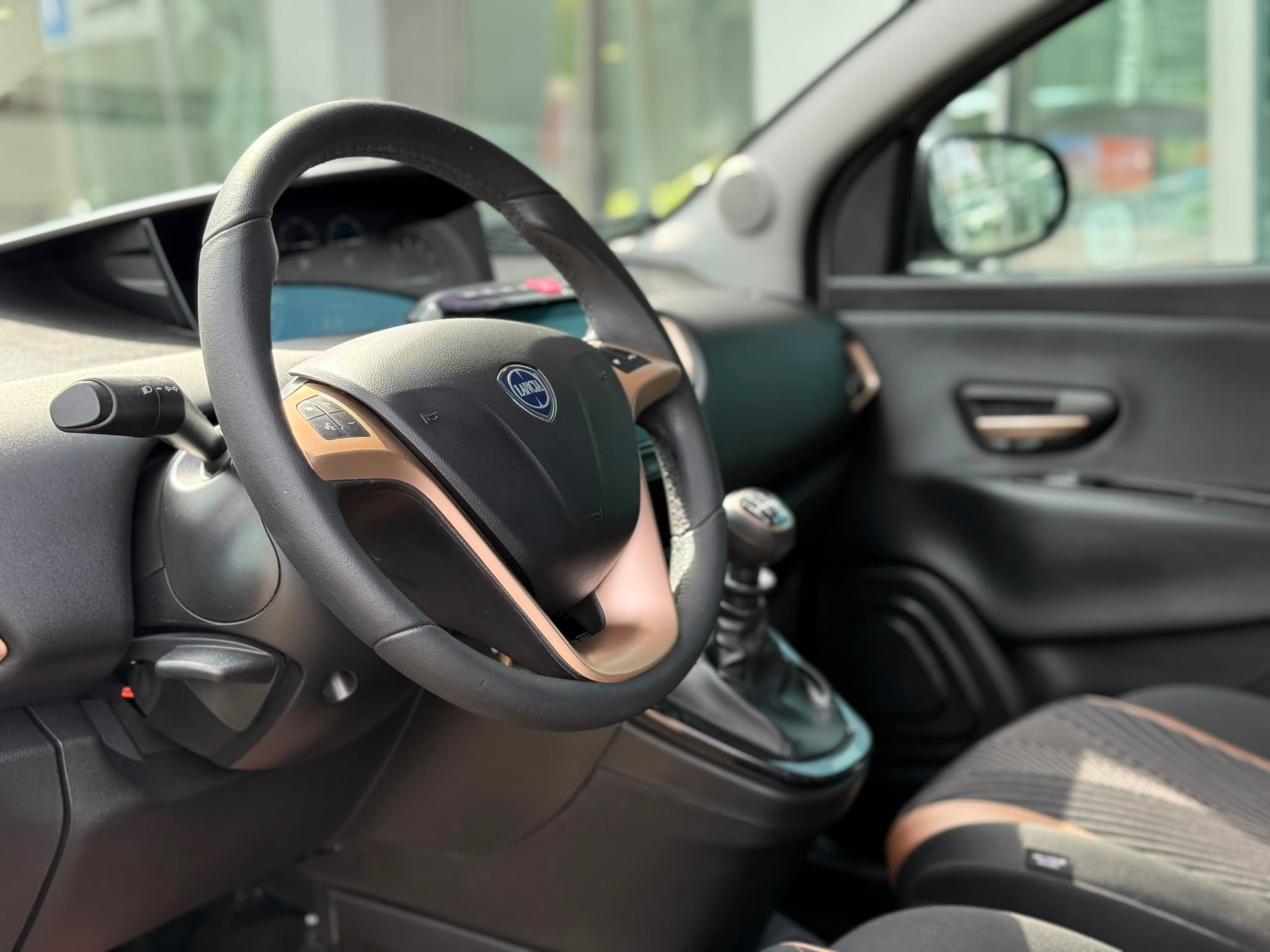 LANCIA Ypsilon 1.0 Hybrid Alberta Ferretti-image-8