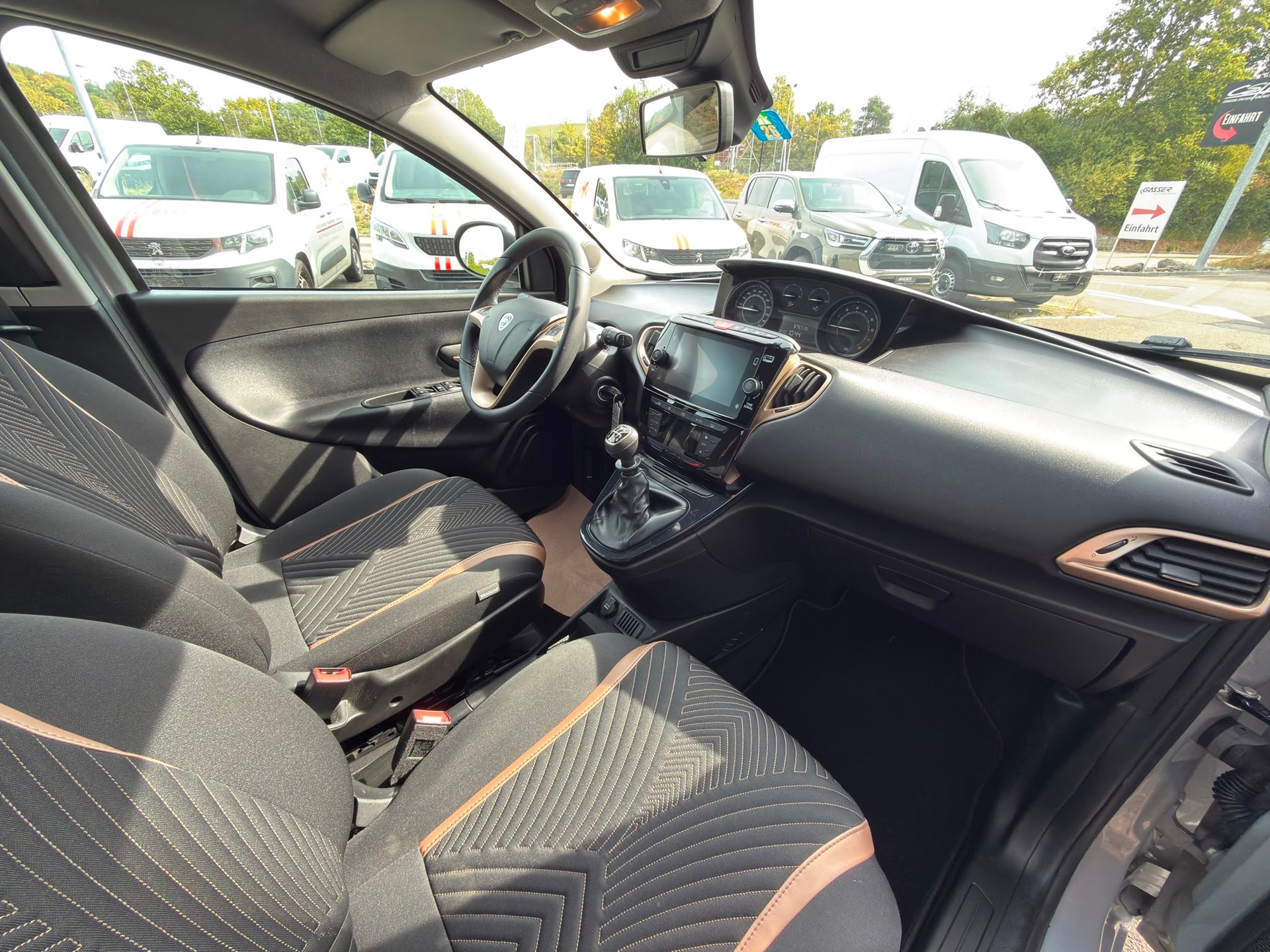 LANCIA Ypsilon 1.0 Hybrid Alberta Ferretti-image-9