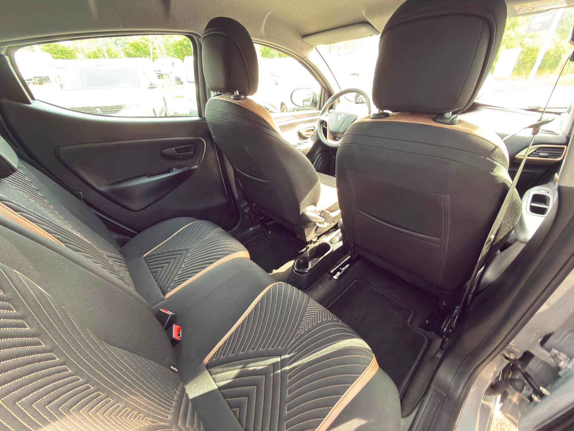 LANCIA Ypsilon 1.0 Hybrid Alberta Ferretti-image-10
