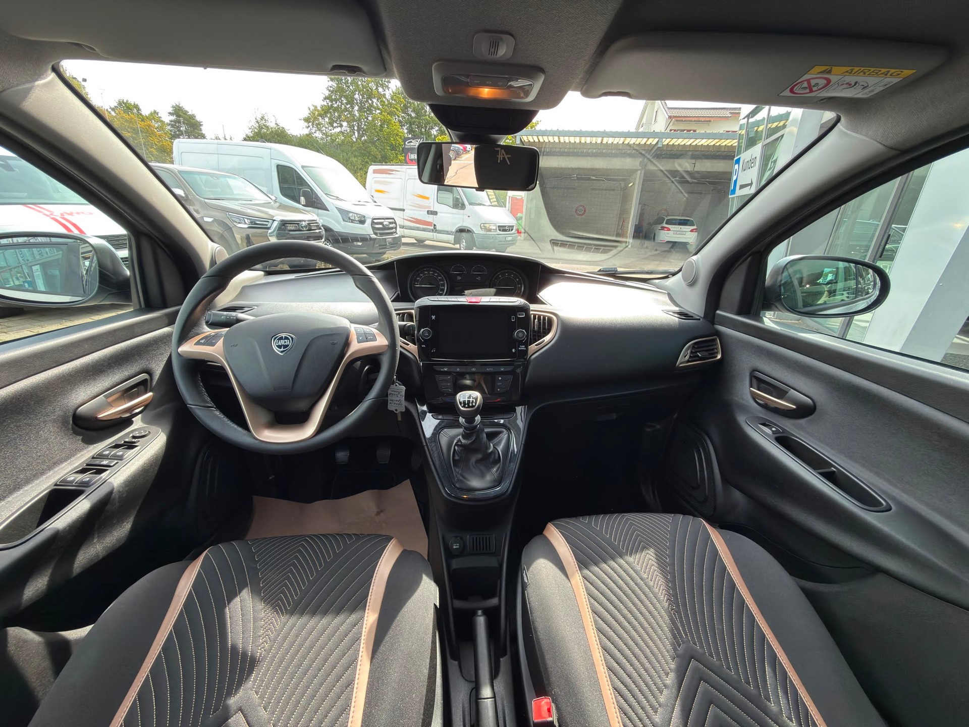LANCIA Ypsilon 1.0 Hybrid Alberta Ferretti-image-7