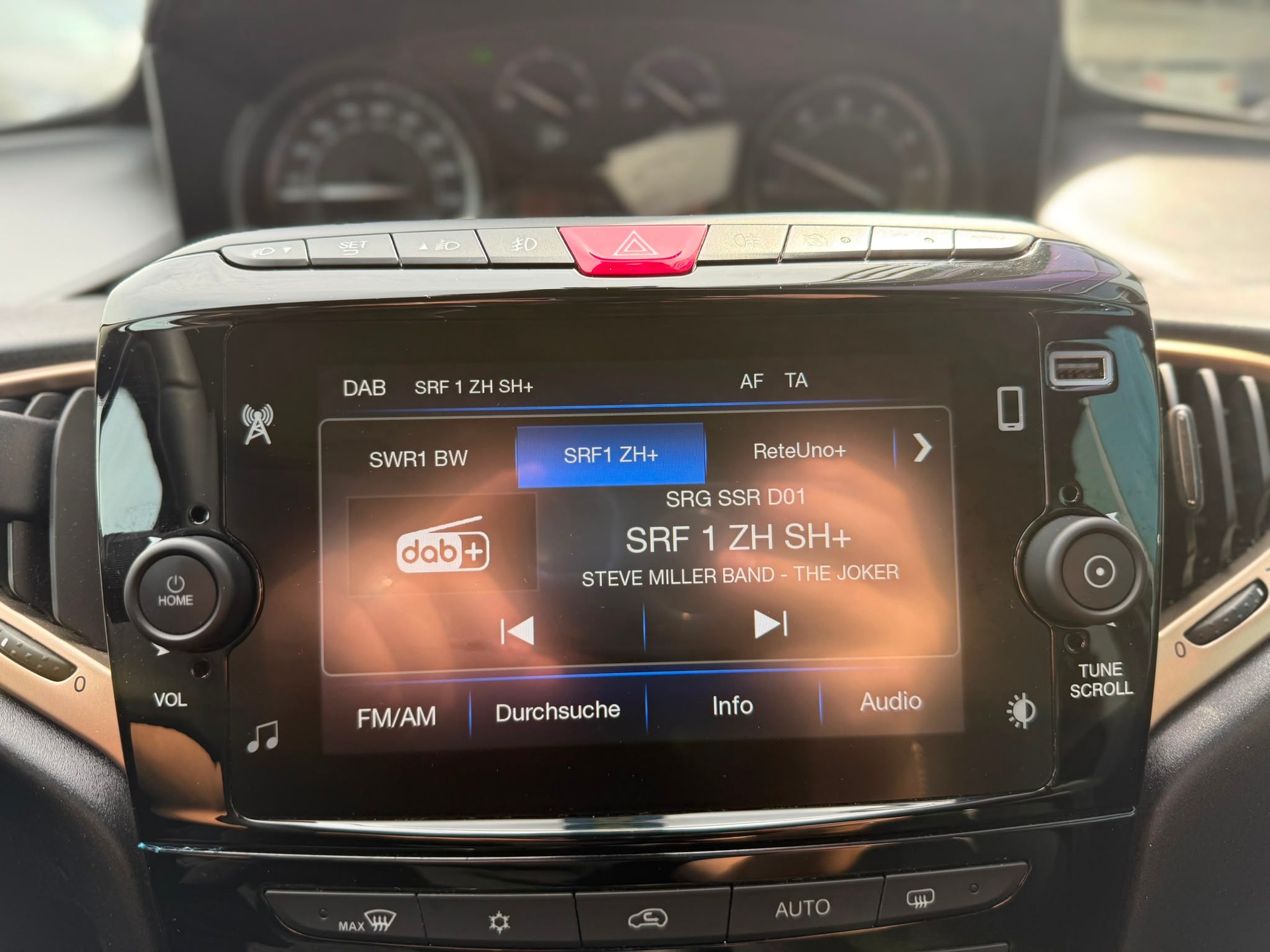 LANCIA Ypsilon 1.0 Hybrid Alberta Ferretti-image-11