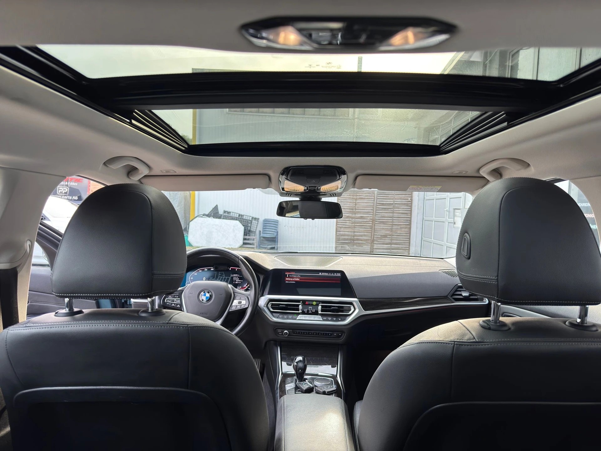 BMW 330d xDrive 48V Touring Steptronic-image-9