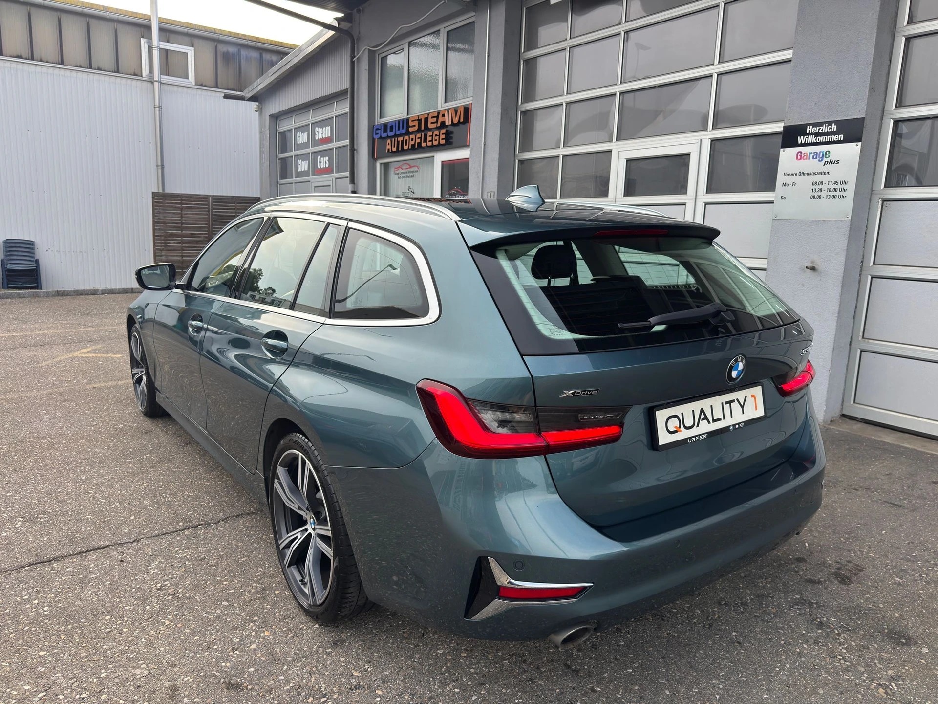 BMW 330d xDrive 48V Touring Steptronic-image-6
