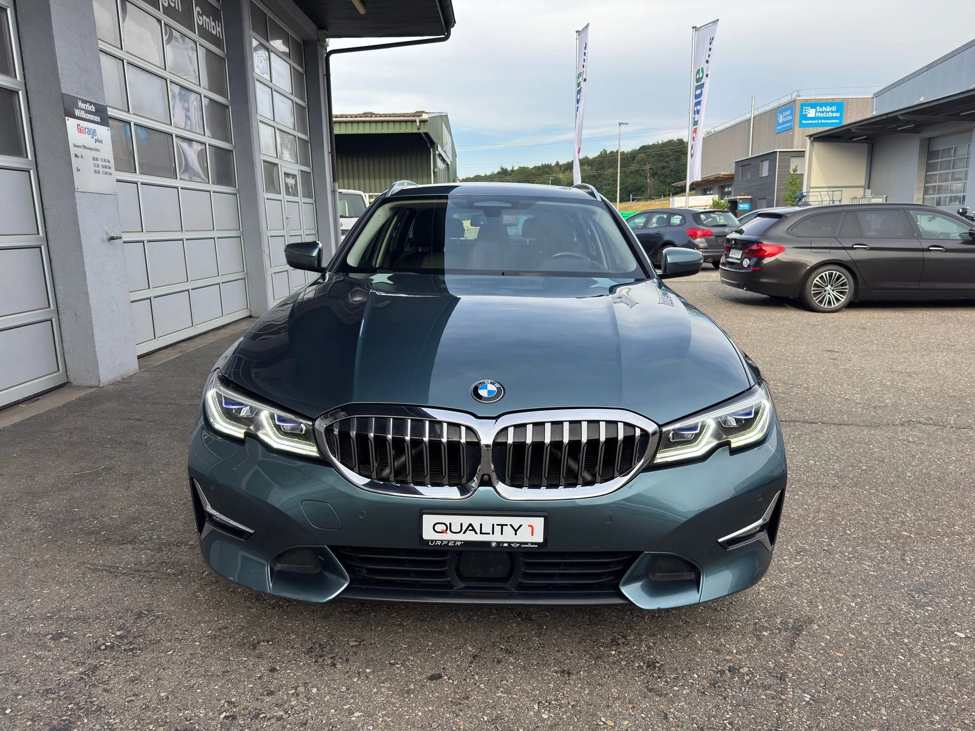 BMW 330d xDrive 48V Touring Steptronic-image-1