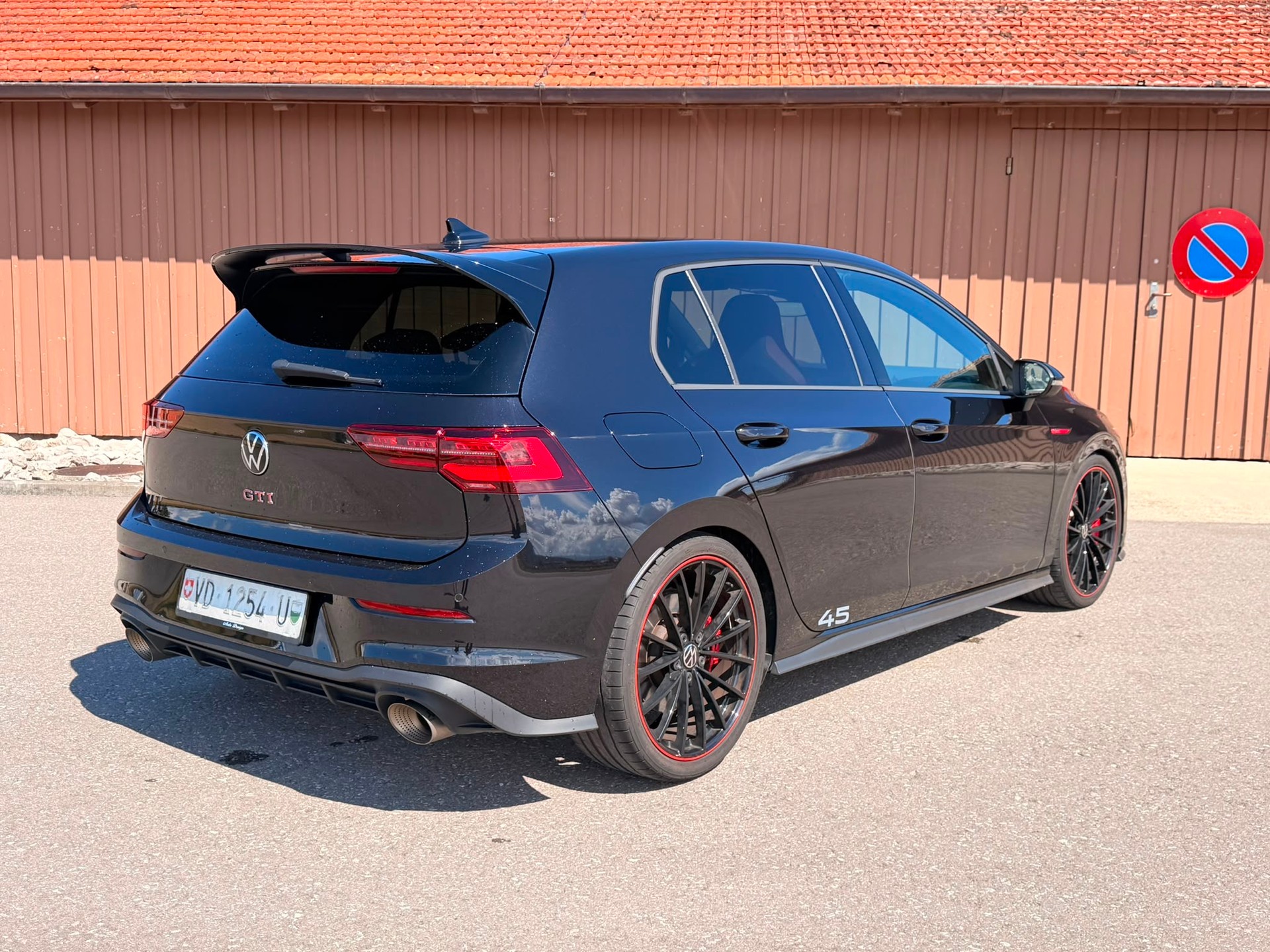 VW Golf 2.0 TSI GTI Clubsport DSG-image-3