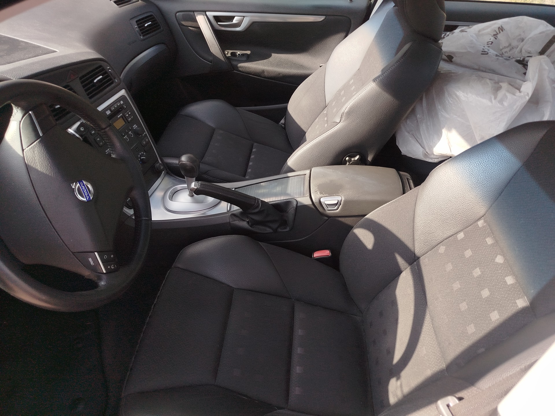 VOLVO S60 2.4 Bi-Fuel Momentum-image-10