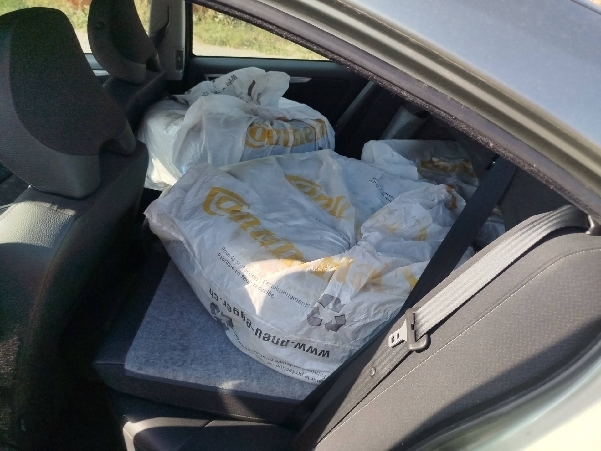VOLVO S60 2.4 Bi-Fuel Momentum-image-8