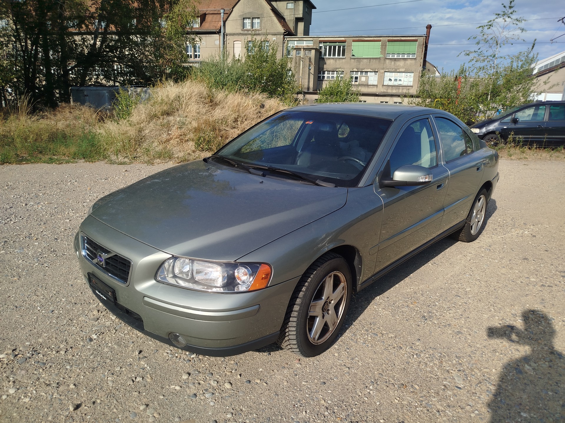 VOLVO S60 2.4 Bi-Fuel Momentum-image-1