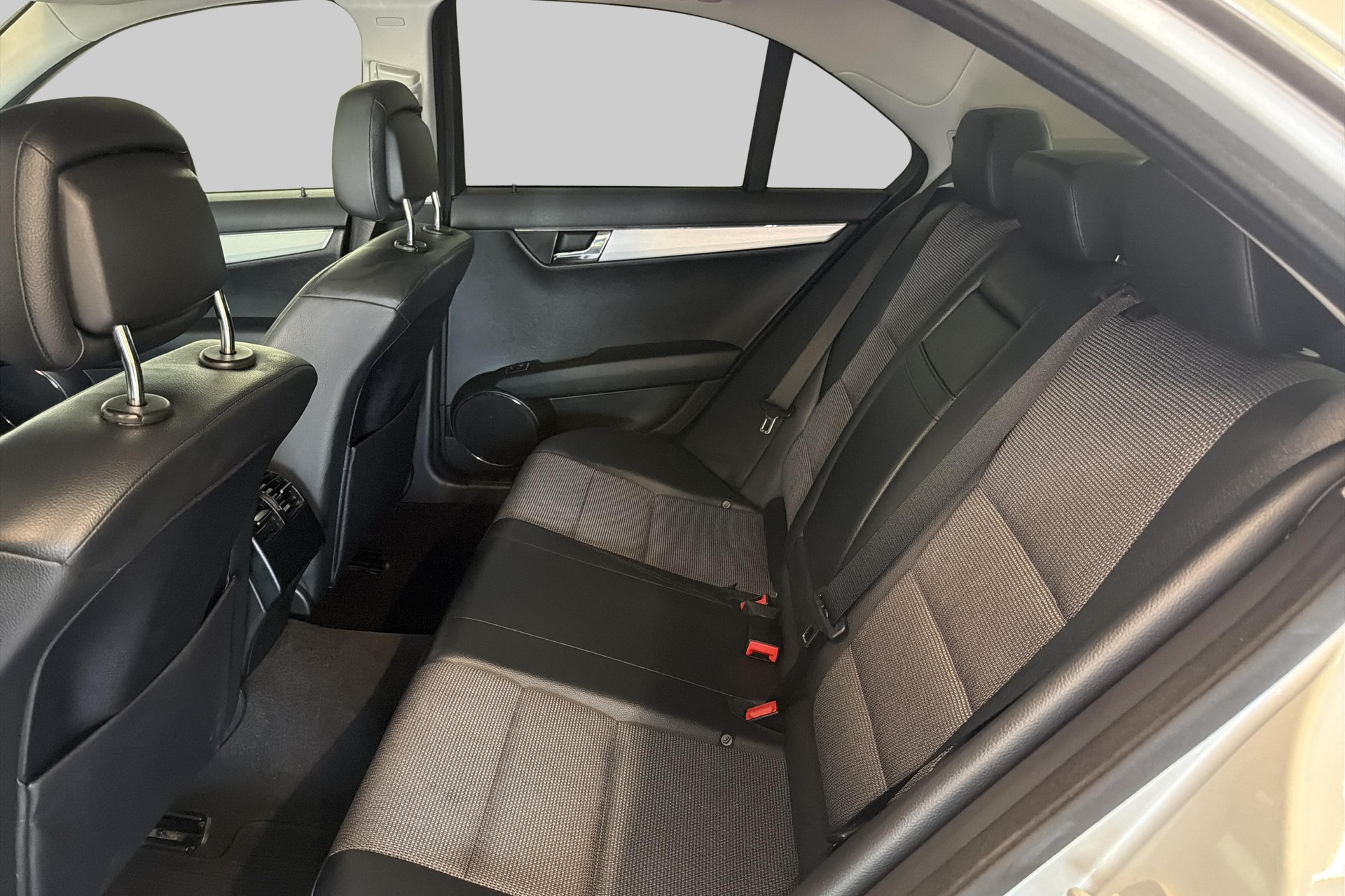 MERCEDES-BENZ C 300 (280) Avantgarde 4Matic 7G-Tronic-image-15