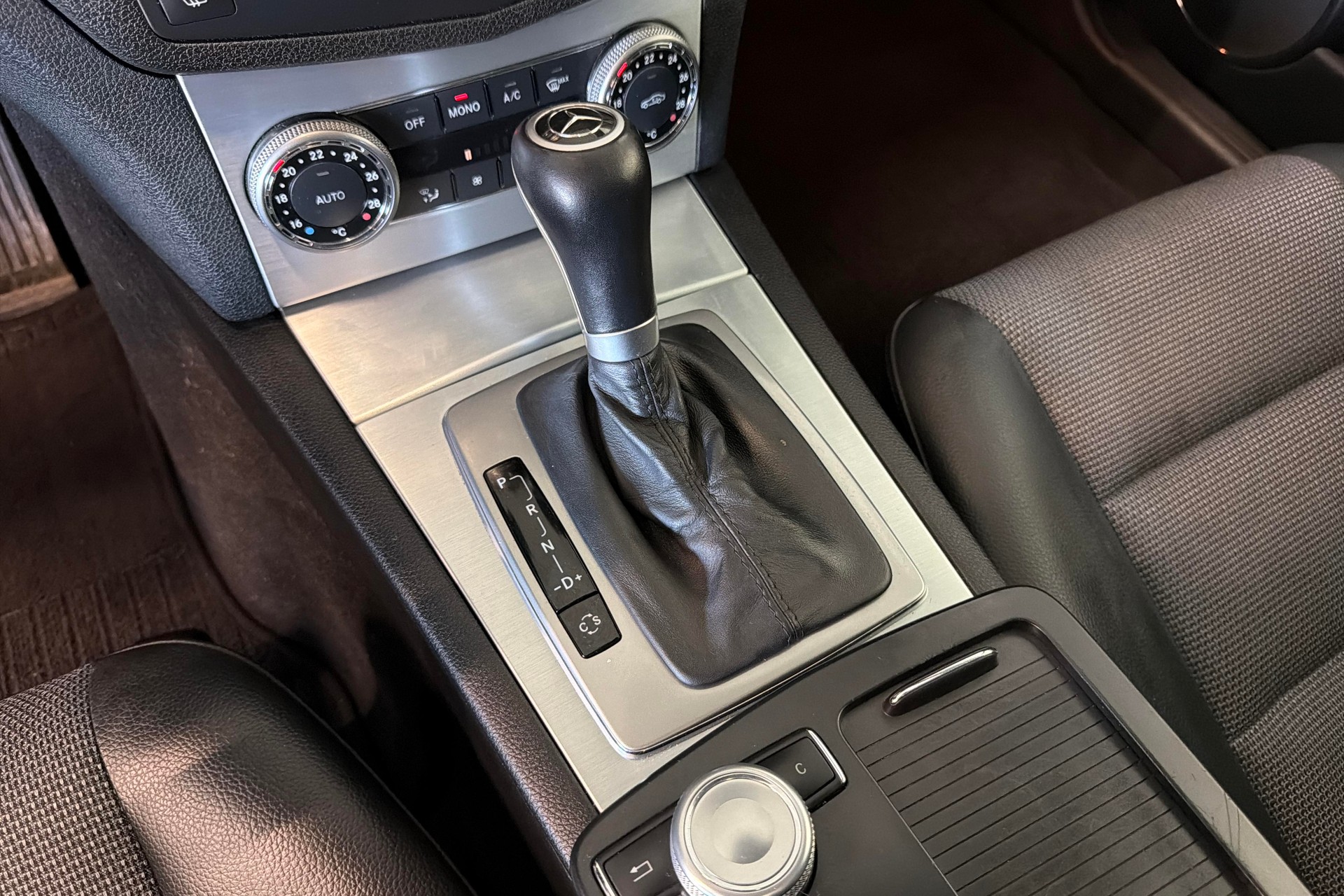 MERCEDES-BENZ C 300 (280) Avantgarde 4Matic 7G-Tronic-image-14