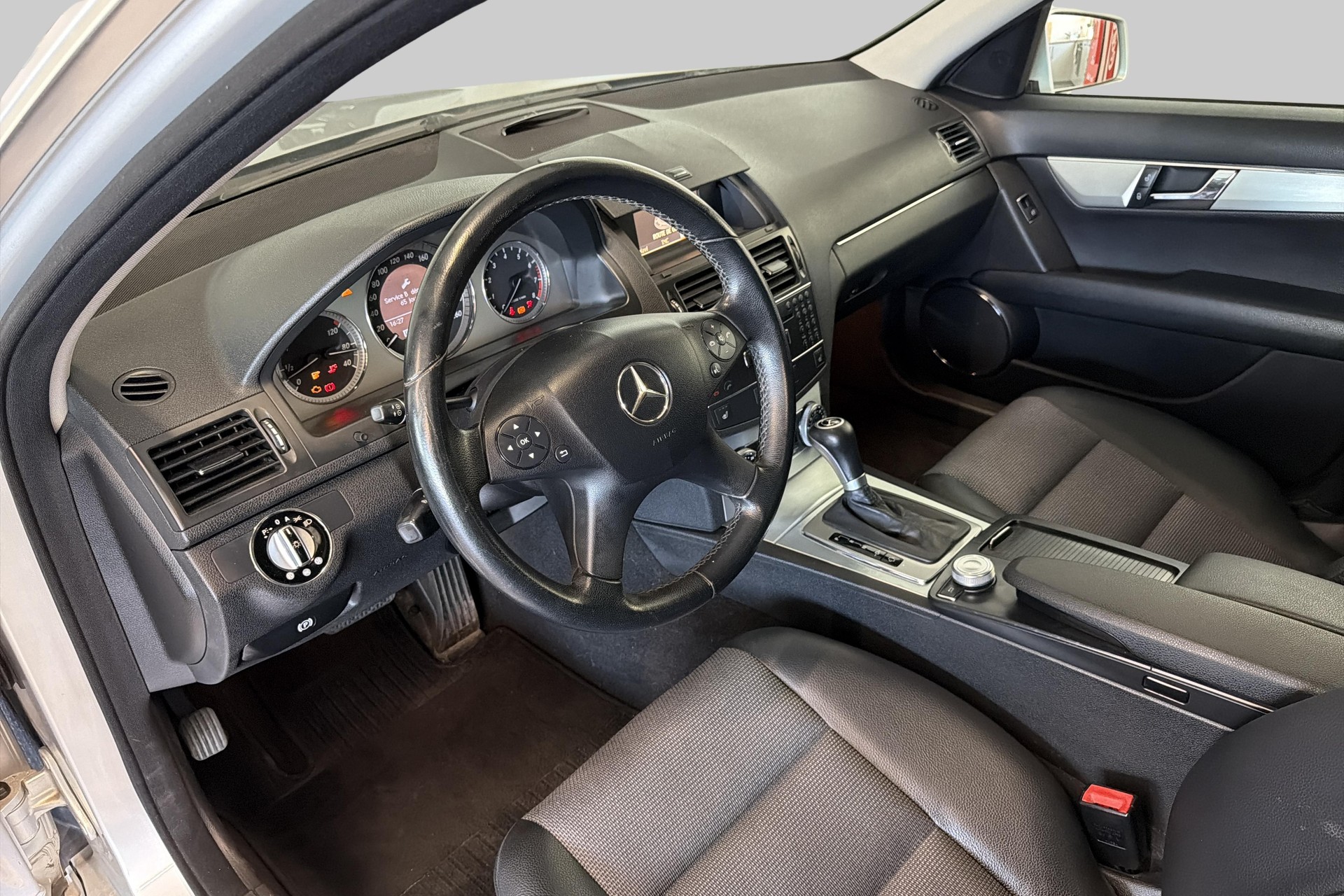 MERCEDES-BENZ C 300 (280) Avantgarde 4Matic 7G-Tronic-image-8