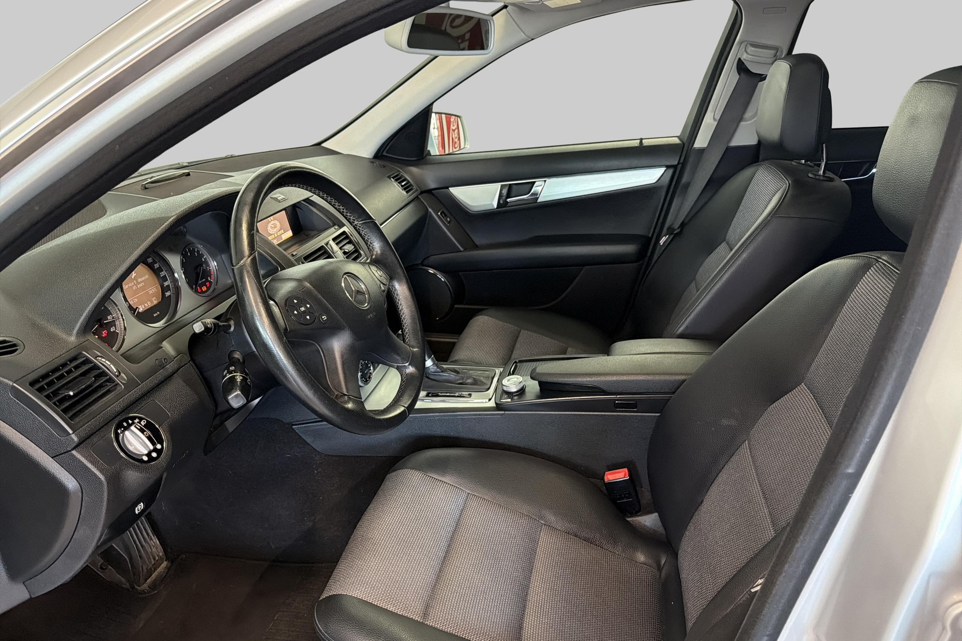 MERCEDES-BENZ C 300 (280) Avantgarde 4Matic 7G-Tronic-image-7