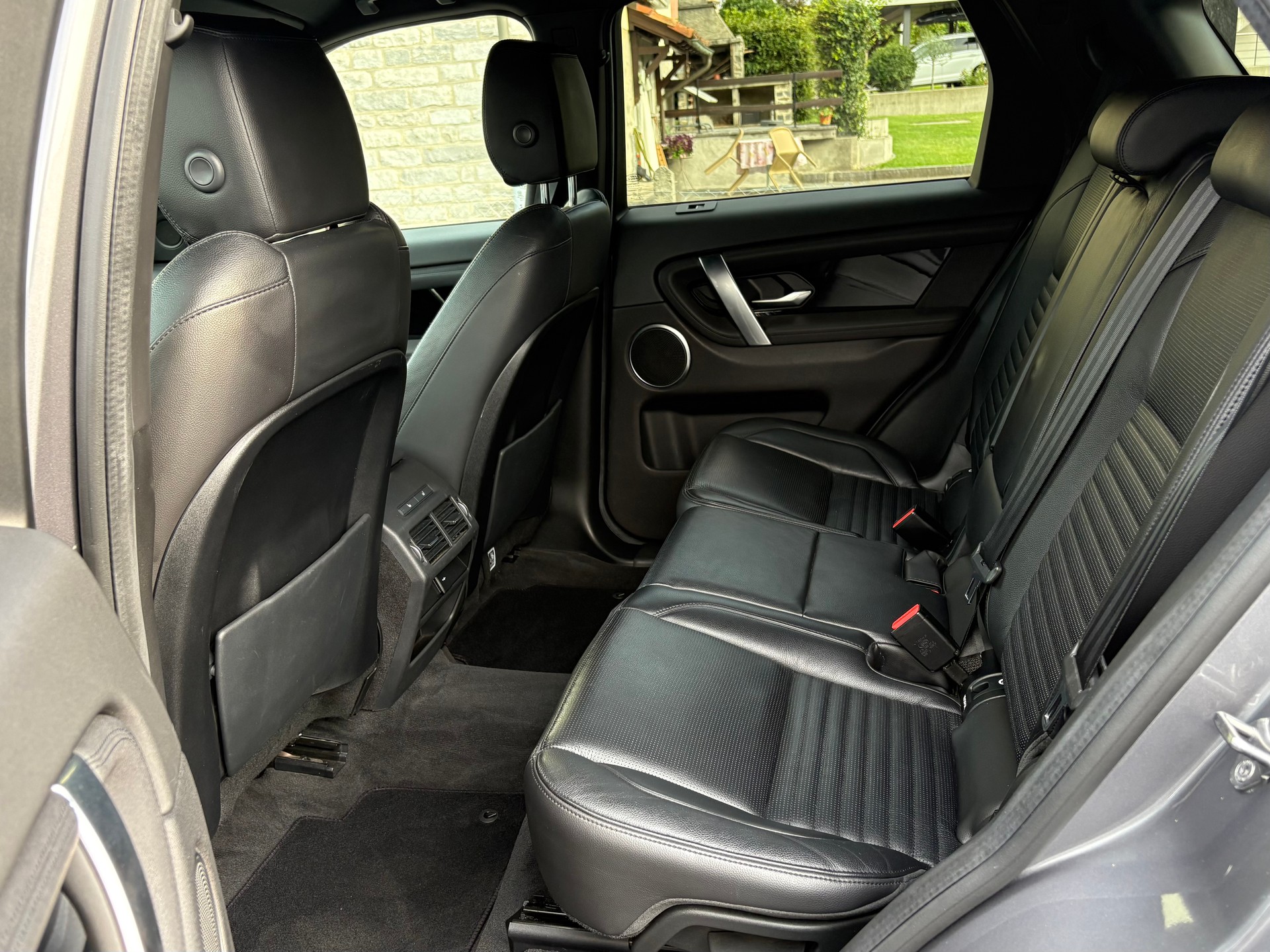 LAND ROVER Discovery Sport D180 2.0D TD4 MHEV HSE AWD AT9-image-14