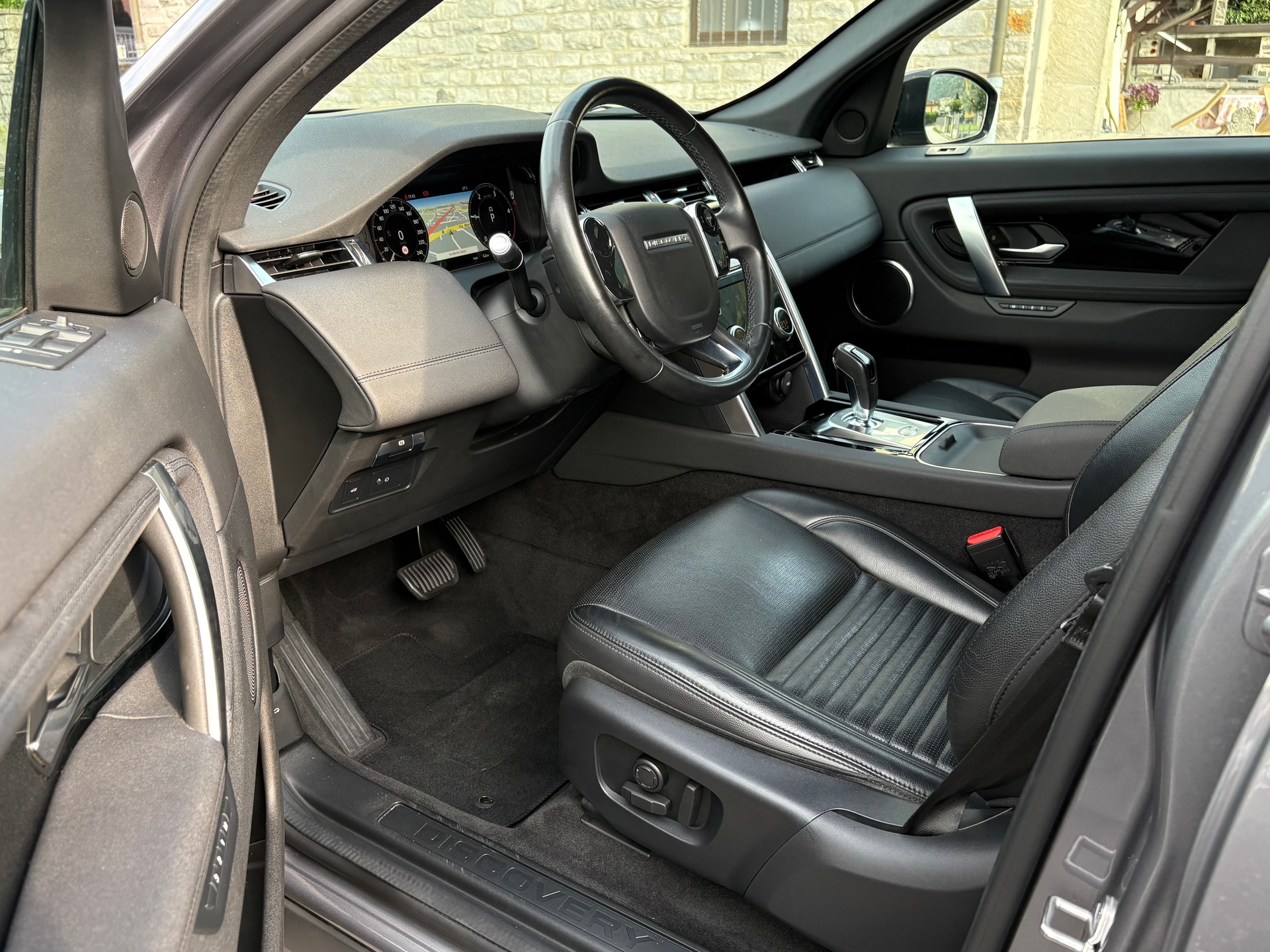 LAND ROVER Discovery Sport D180 2.0D TD4 MHEV HSE AWD AT9-image-8