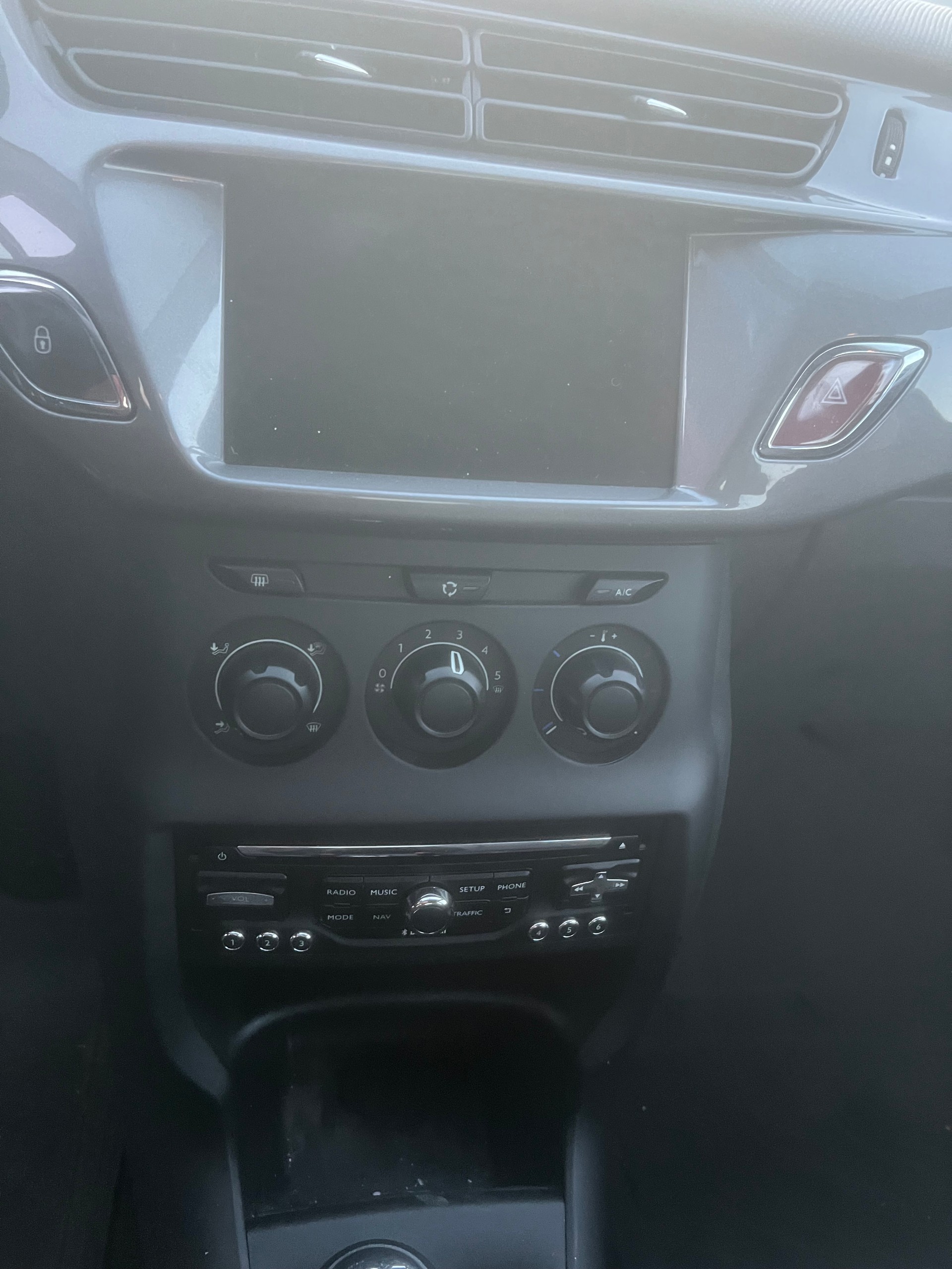 CITROEN C3 1.2i Exclusive-image-6