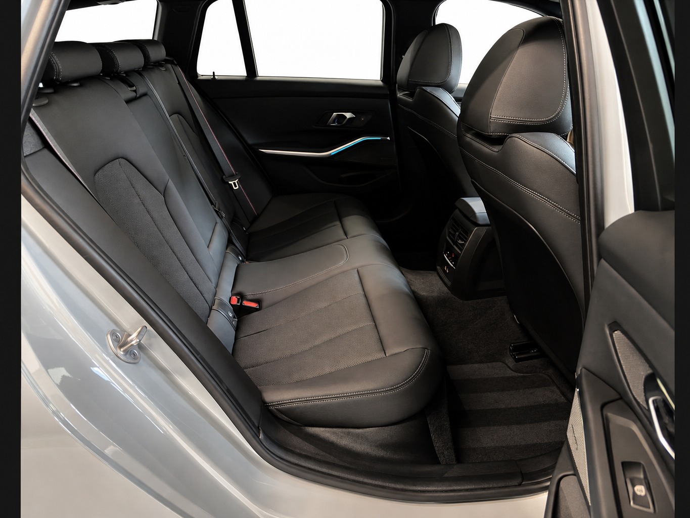 BMW M340i xDrive 48V Touring Steptronic M Sport Pro-image-30