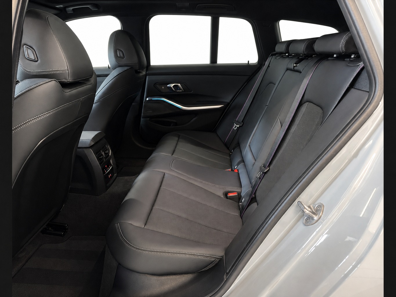 BMW M340i xDrive 48V Touring Steptronic M Sport Pro-image-27