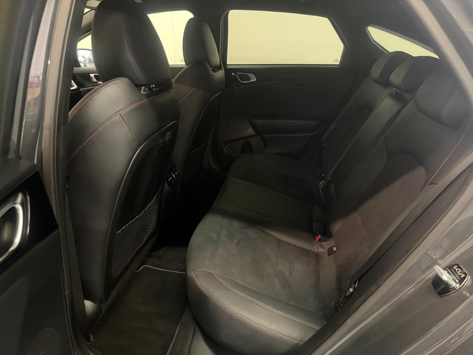 KIA ProCeed 1.6 T-GDi GT DCT-image-17