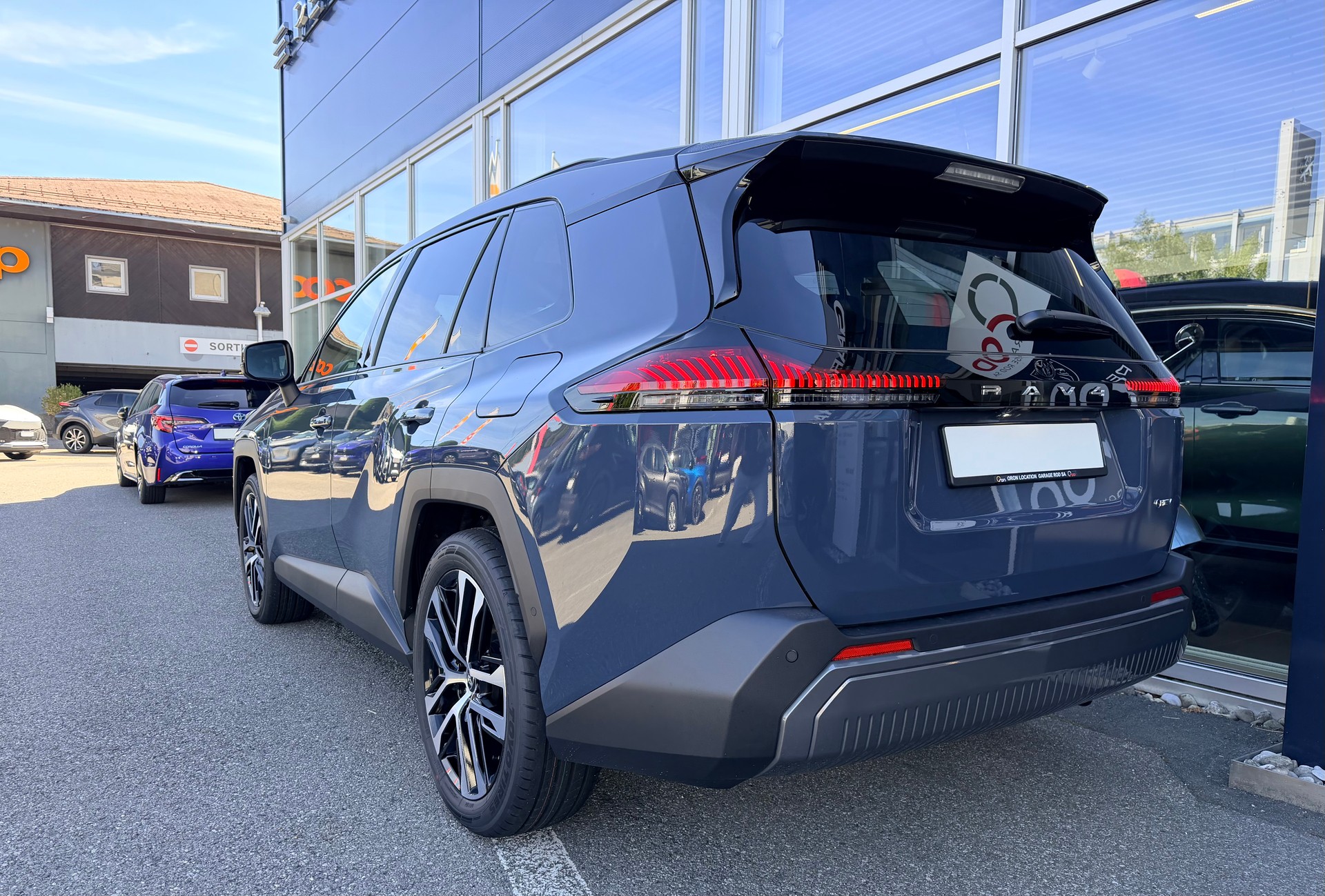 TOYOTA RAV-4 2.5 HSD Premium e-CVT AWD-image-3