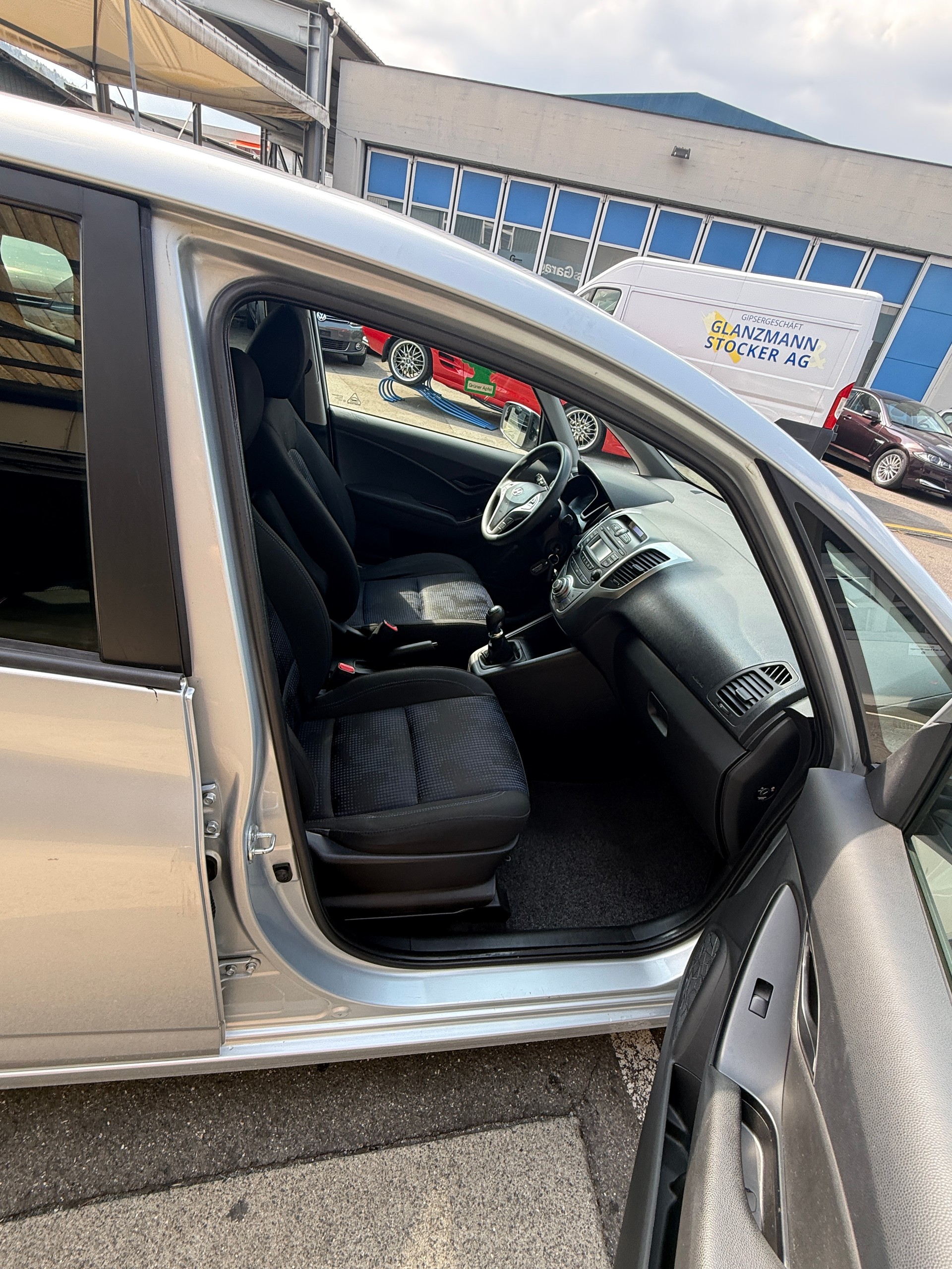 HYUNDAI iX20 1.6 Style-image-12
