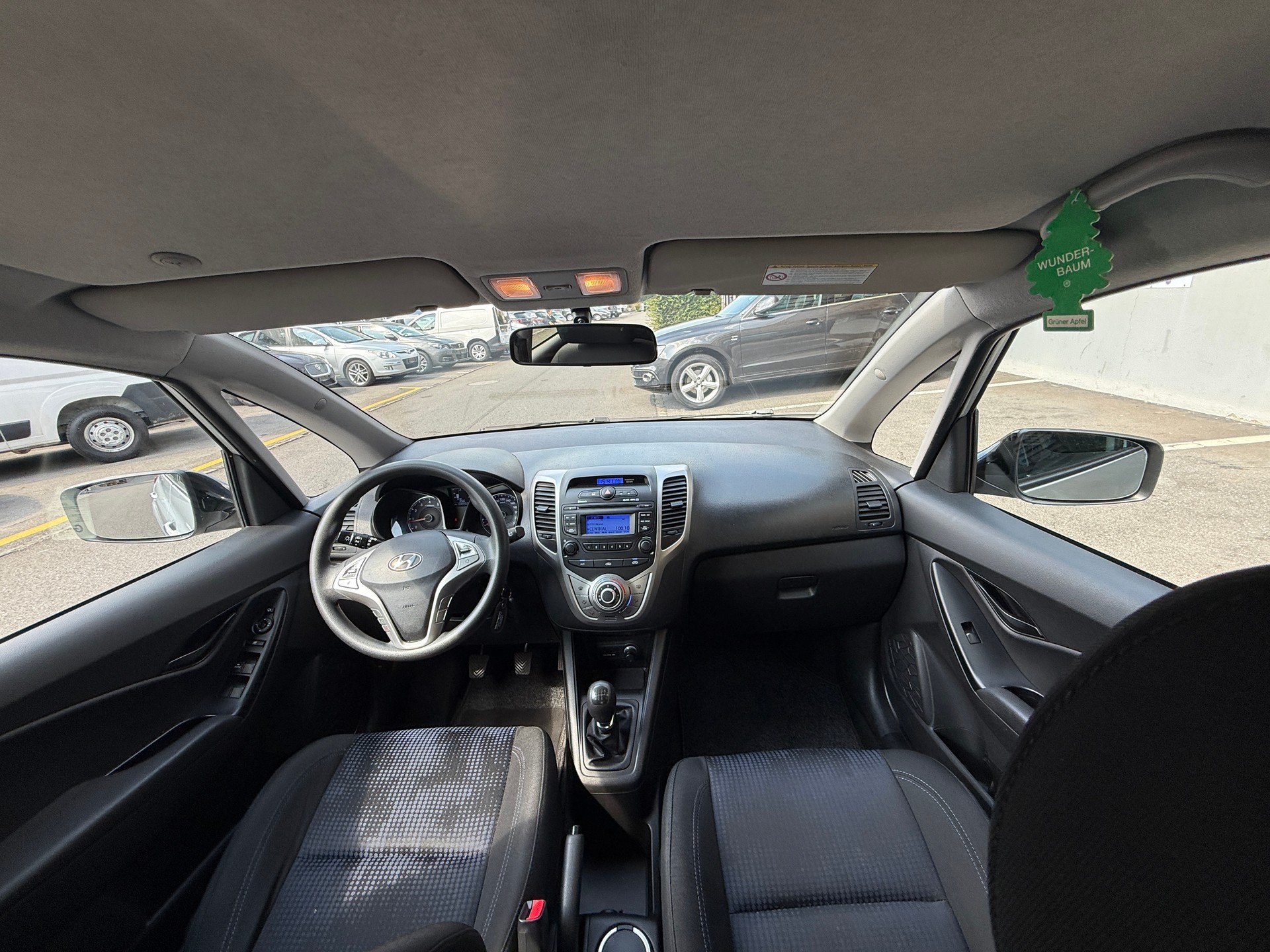 HYUNDAI iX20 1.6 Style-image-9