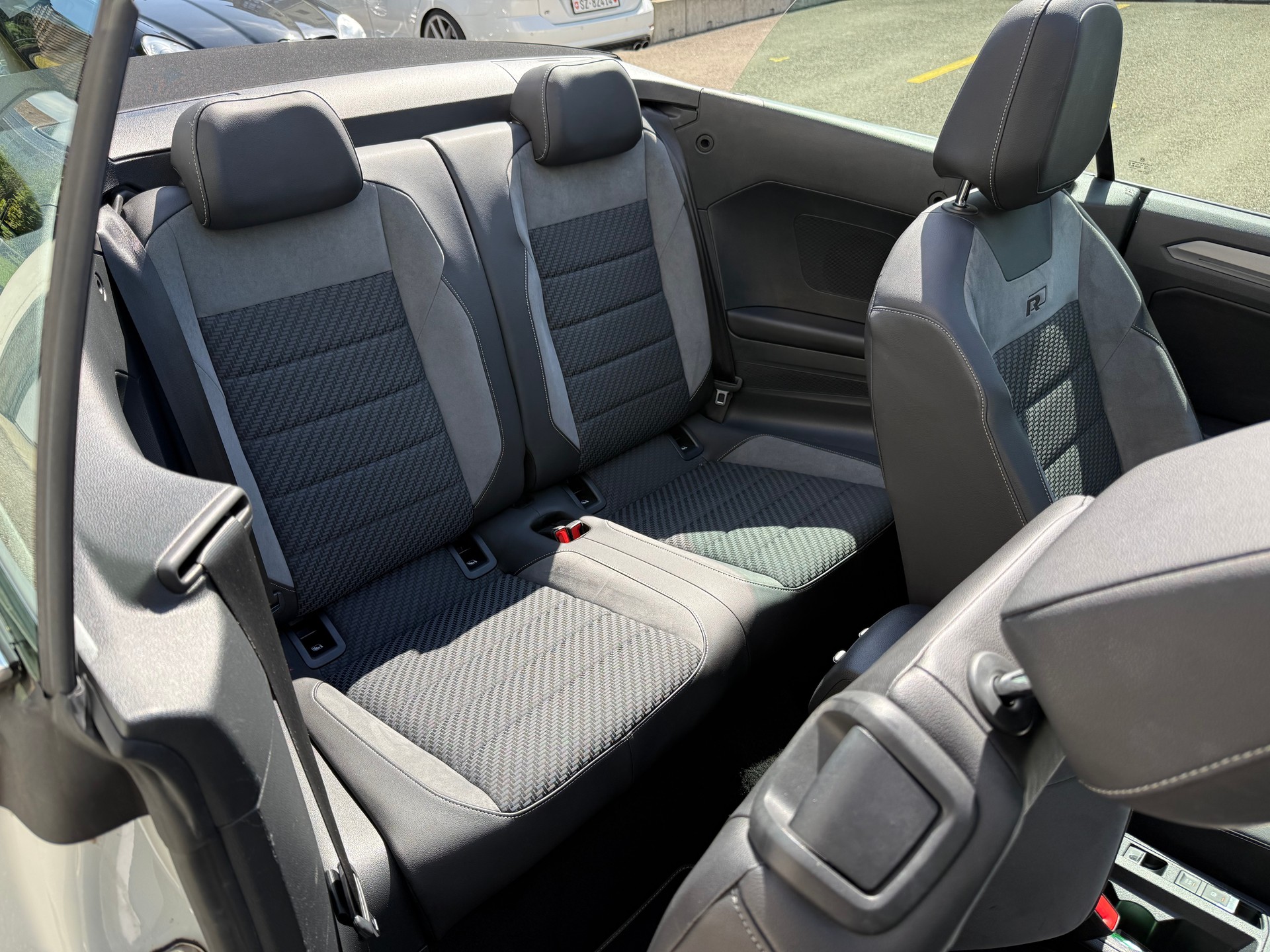VW T-Roc Cabriolet 1.5 TSI R-LINE EVO Advance DSG-image-28