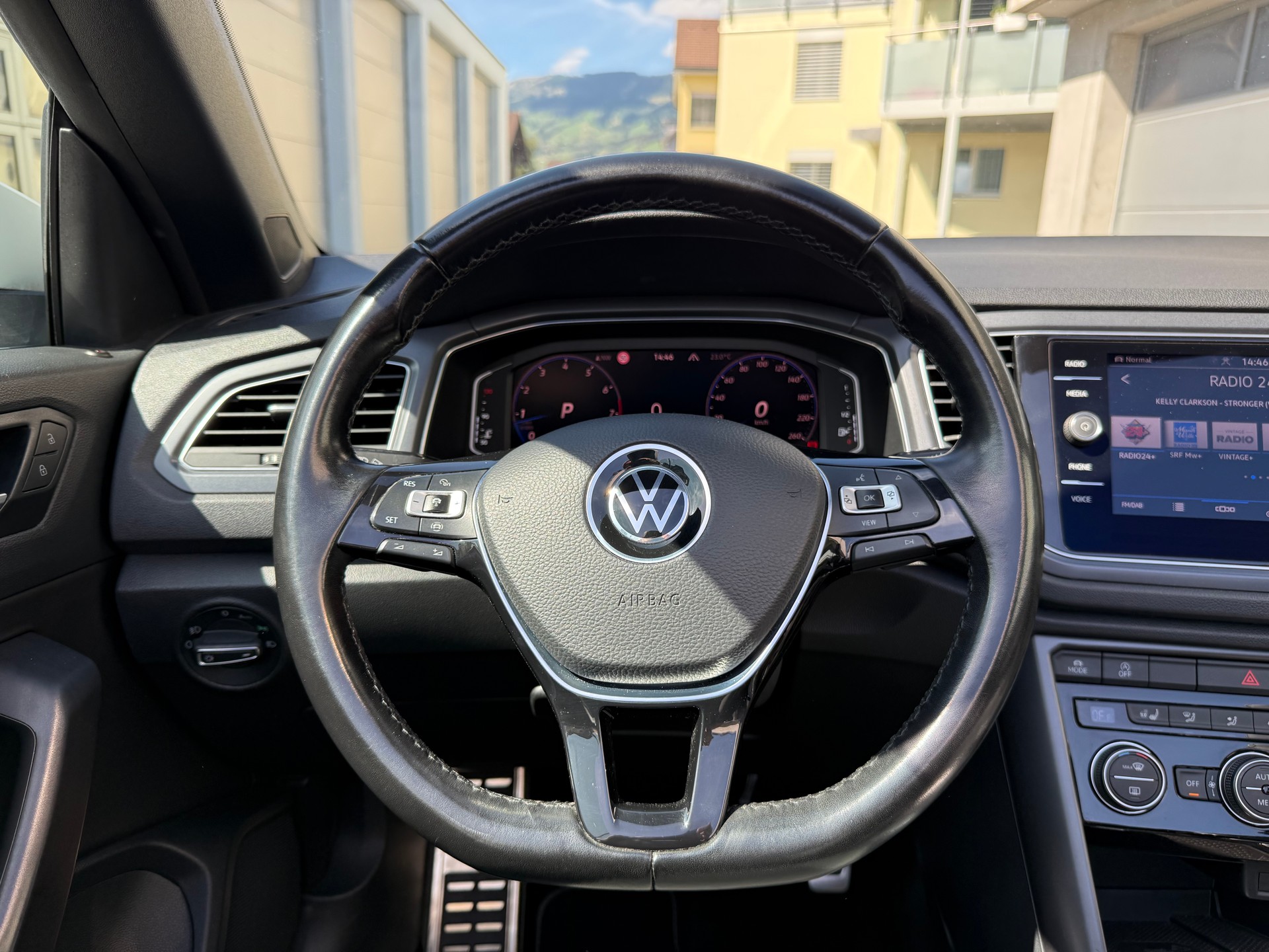 VW T-Roc Cabriolet 1.5 TSI R-LINE EVO Advance DSG-image-16