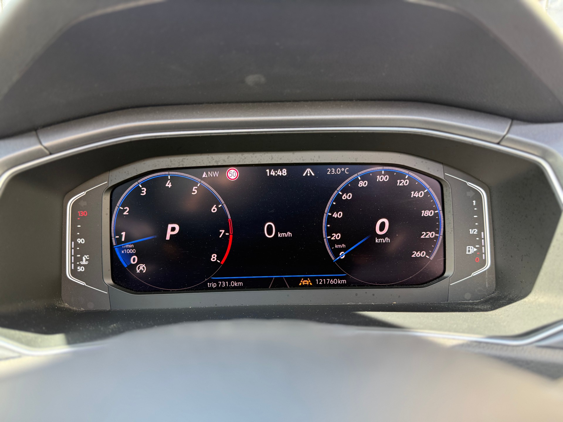 VW T-Roc Cabriolet 1.5 TSI R-LINE EVO Advance DSG-image-17