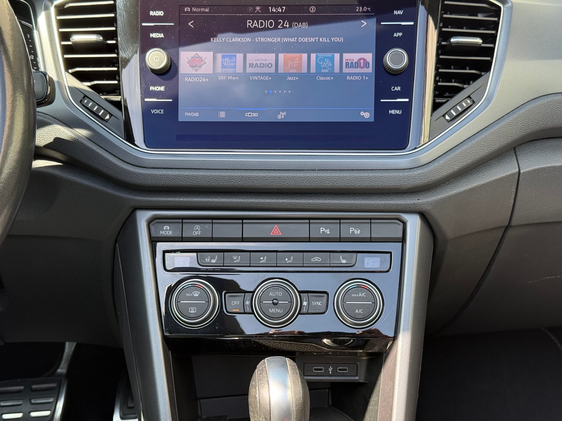 VW T-Roc Cabriolet 1.5 TSI R-LINE EVO Advance DSG-image-21