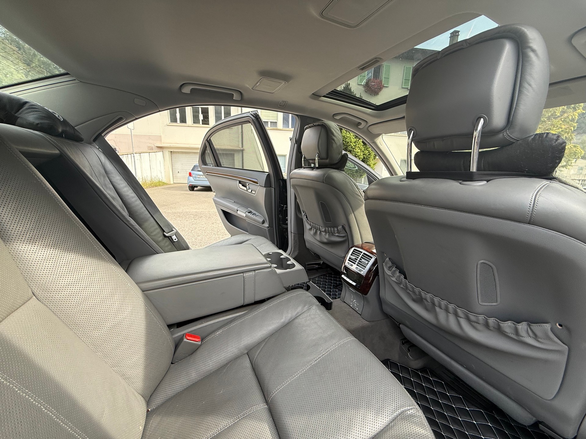 MERCEDES-BENZ S 500 4Matic 7G-Tronic-image-11