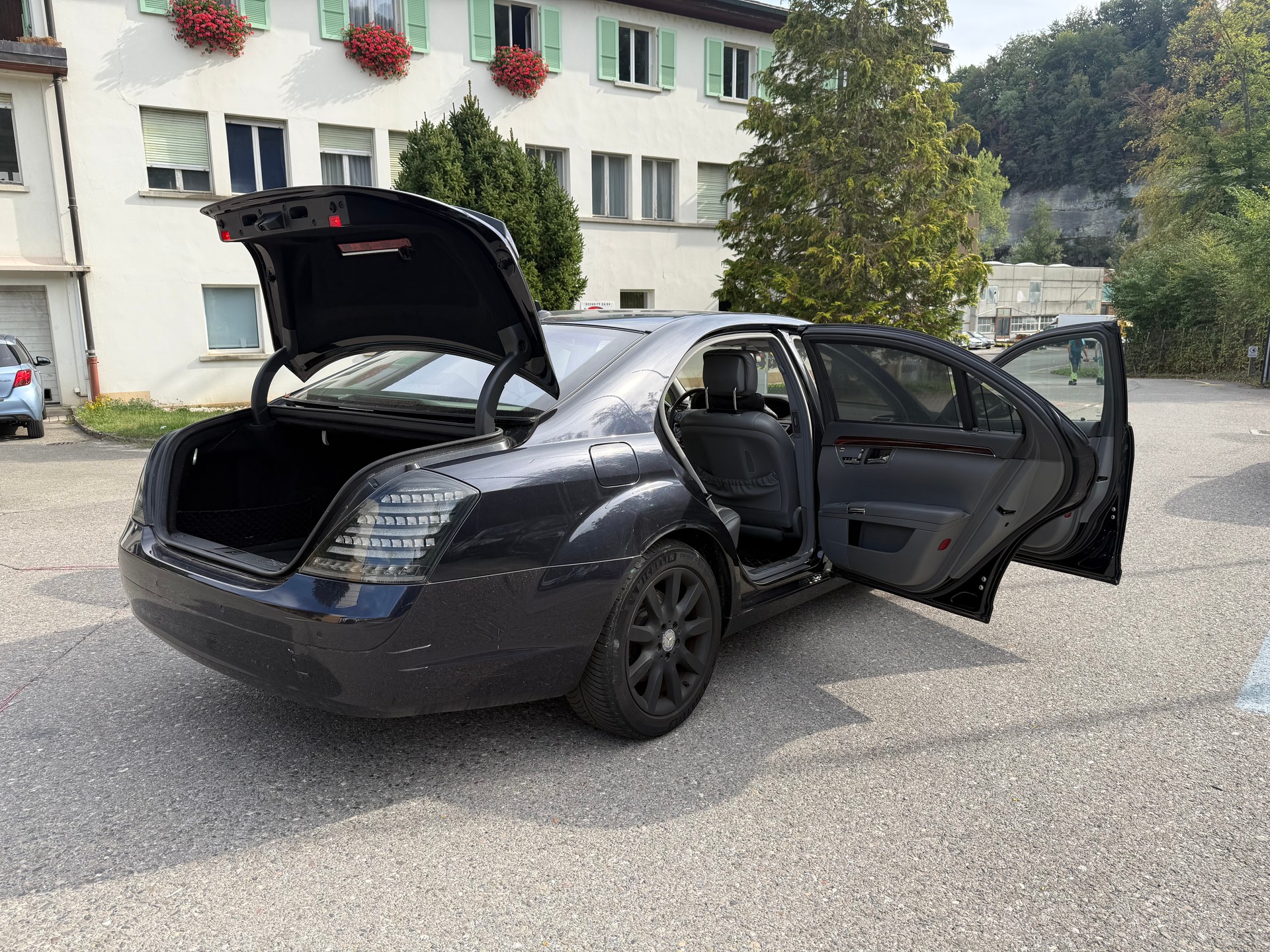 MERCEDES-BENZ S 500 4Matic 7G-Tronic-image-18