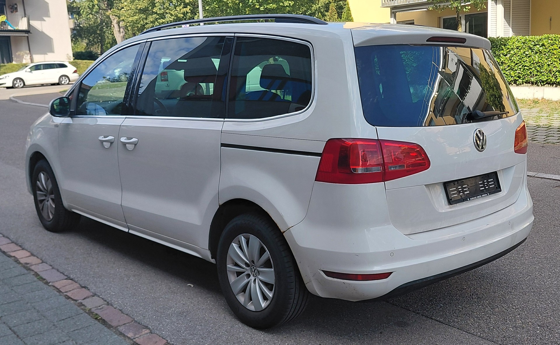VW Sharan 2.0 TDI BMT Highline 4Motion ab MFK-image-4