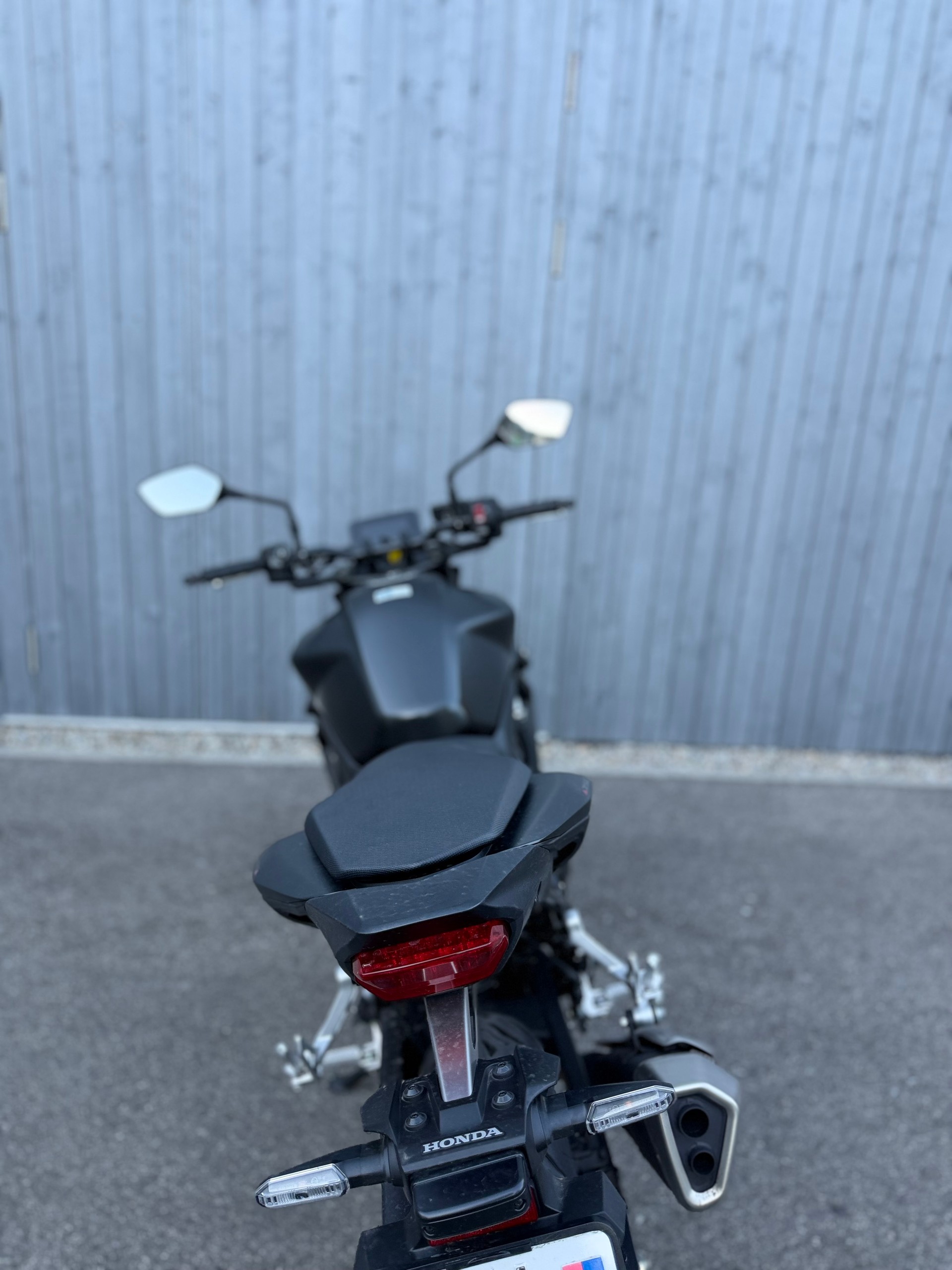 HONDA CB 750 Hornet-showroom-element-3
