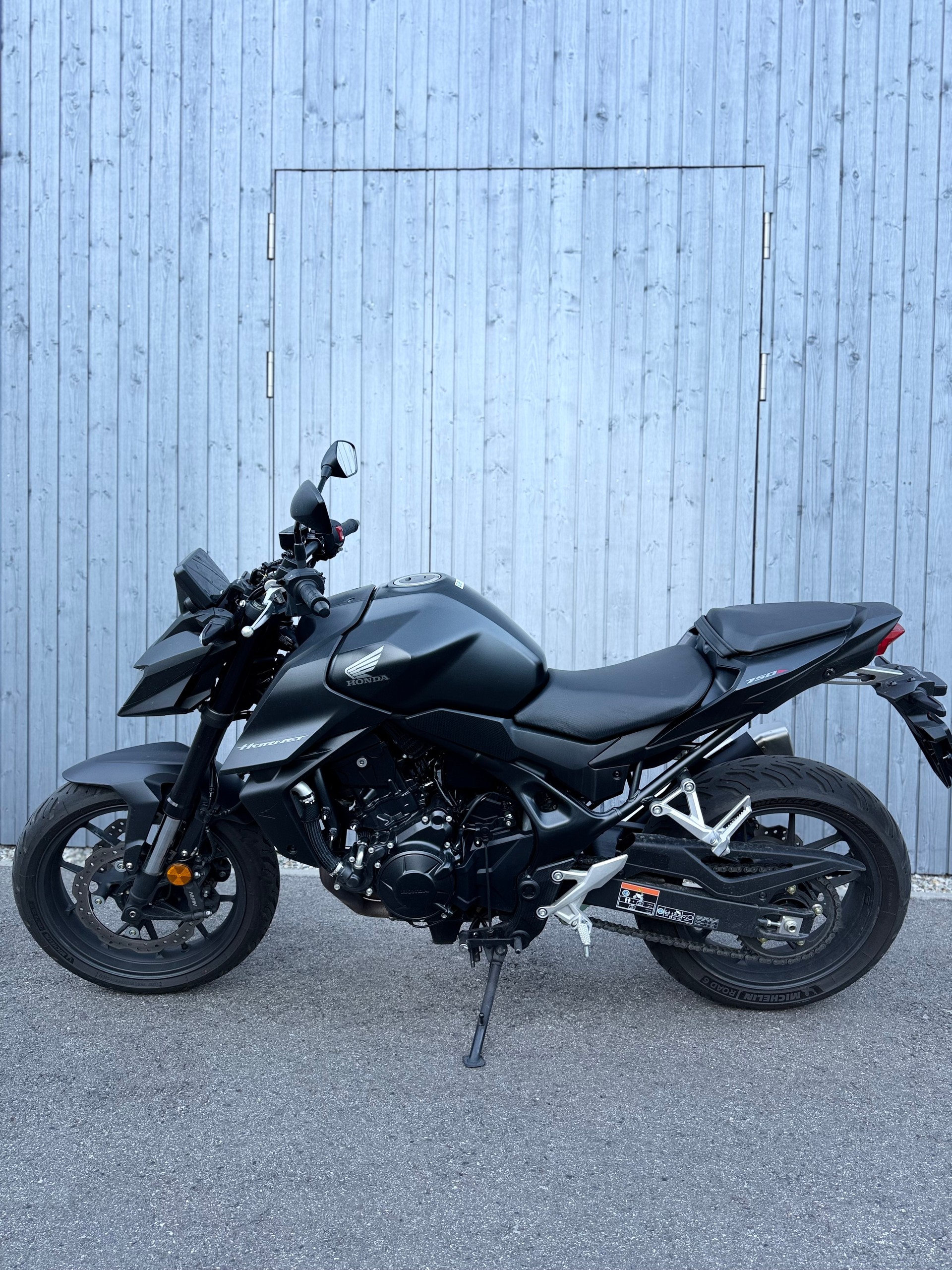 HONDA CB 750 Hornet-showroom-element-2