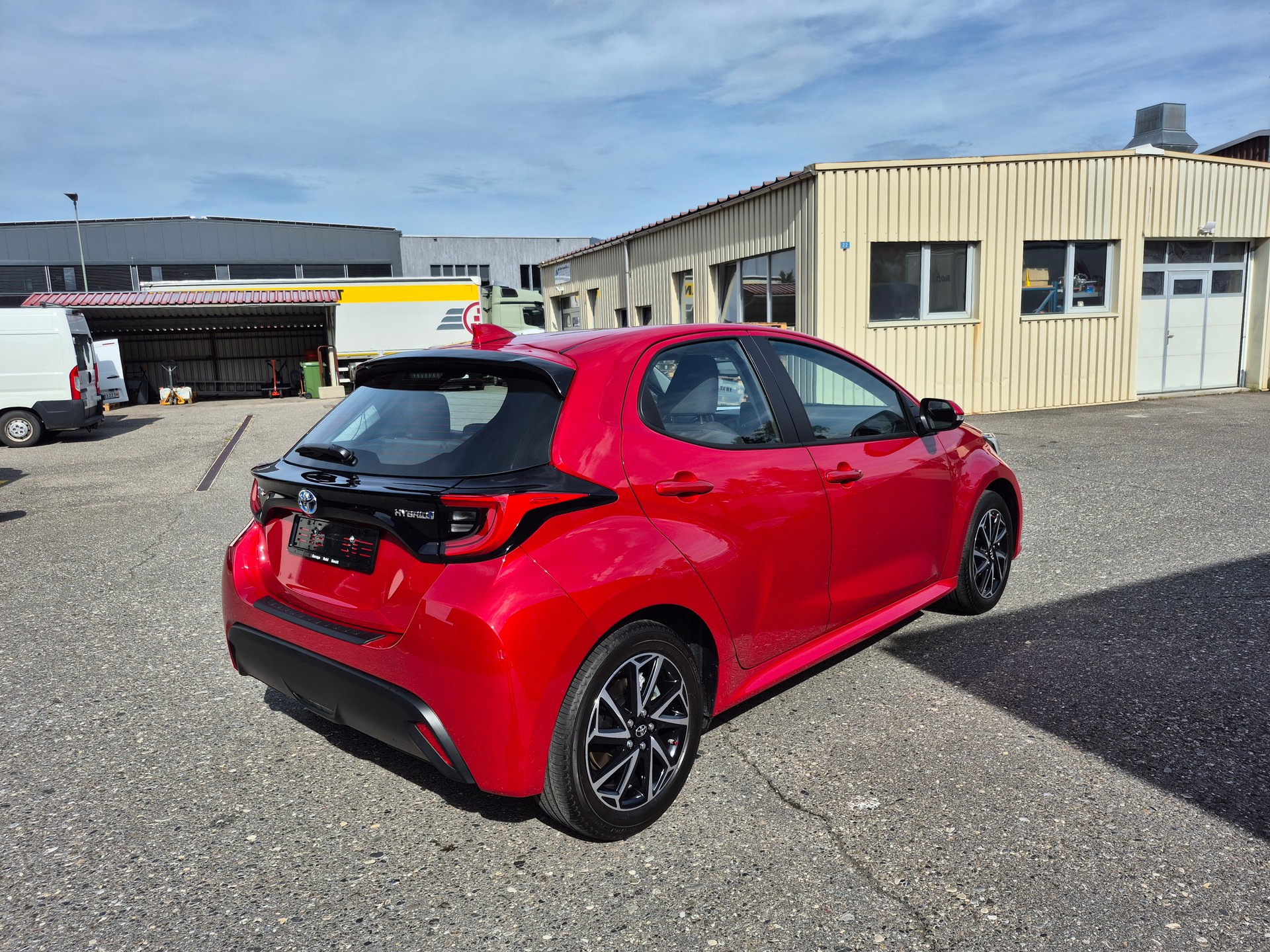 TOYOTA Yaris 1.5 Trend e-CVT-image-4
