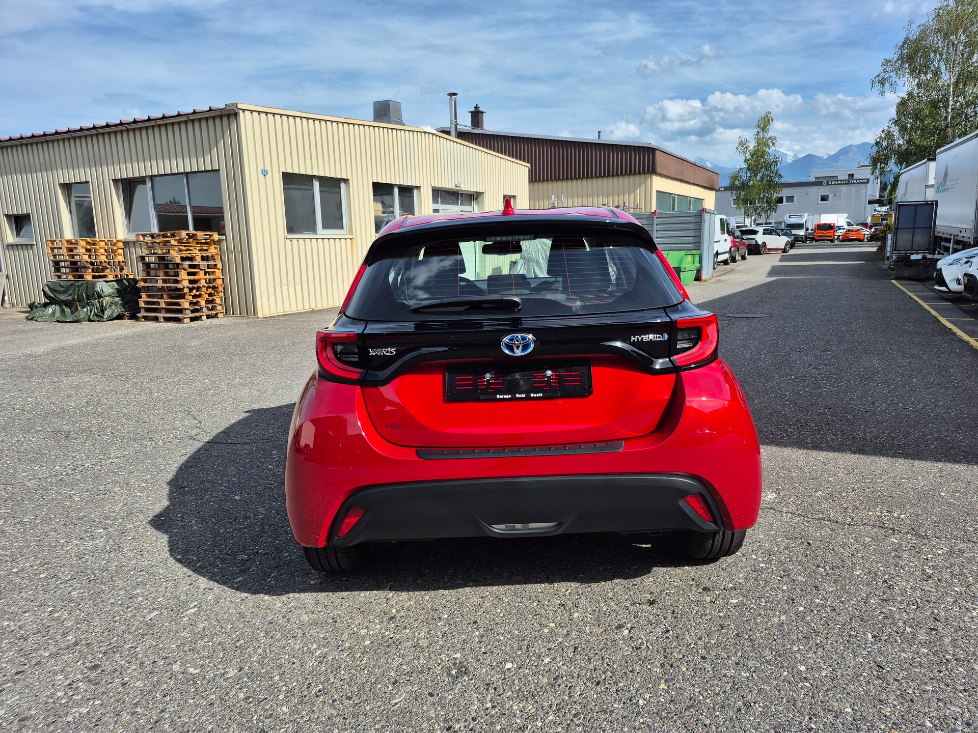 TOYOTA Yaris 1.5 Trend e-CVT-image-5
