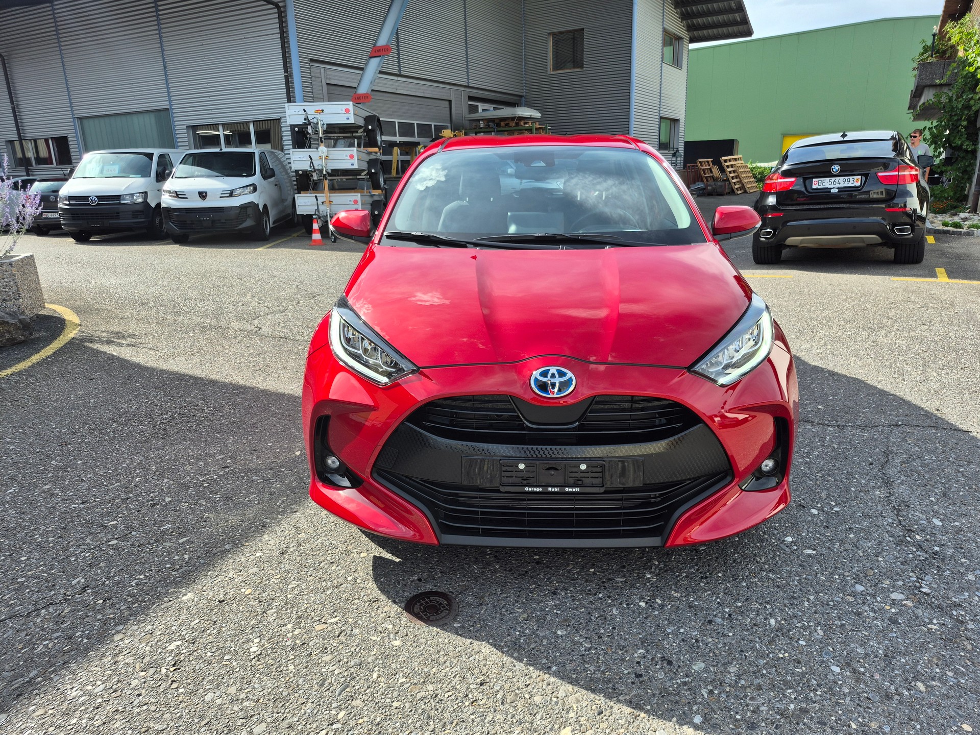 TOYOTA Yaris 1.5 Trend e-CVT-image-1