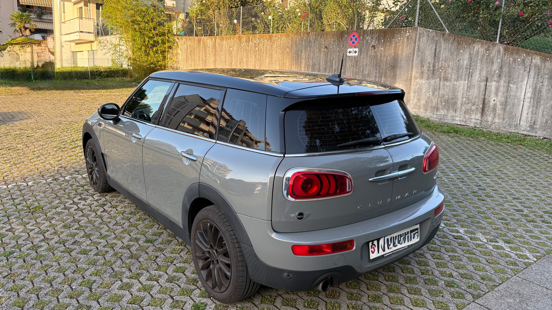 MINI 1.5i Clubman Cooper-image-1