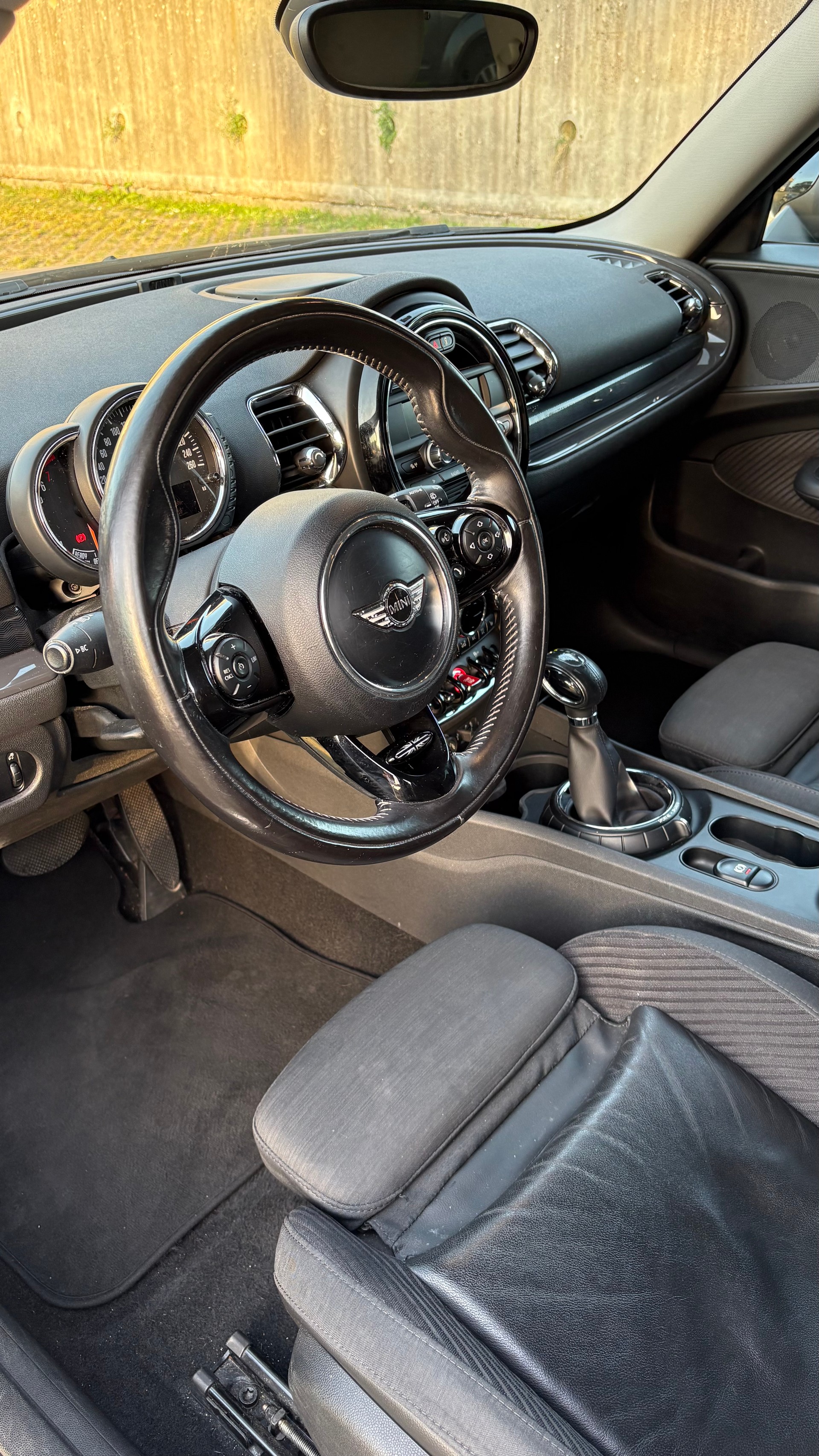 MINI 1.5i Clubman Cooper-image-5