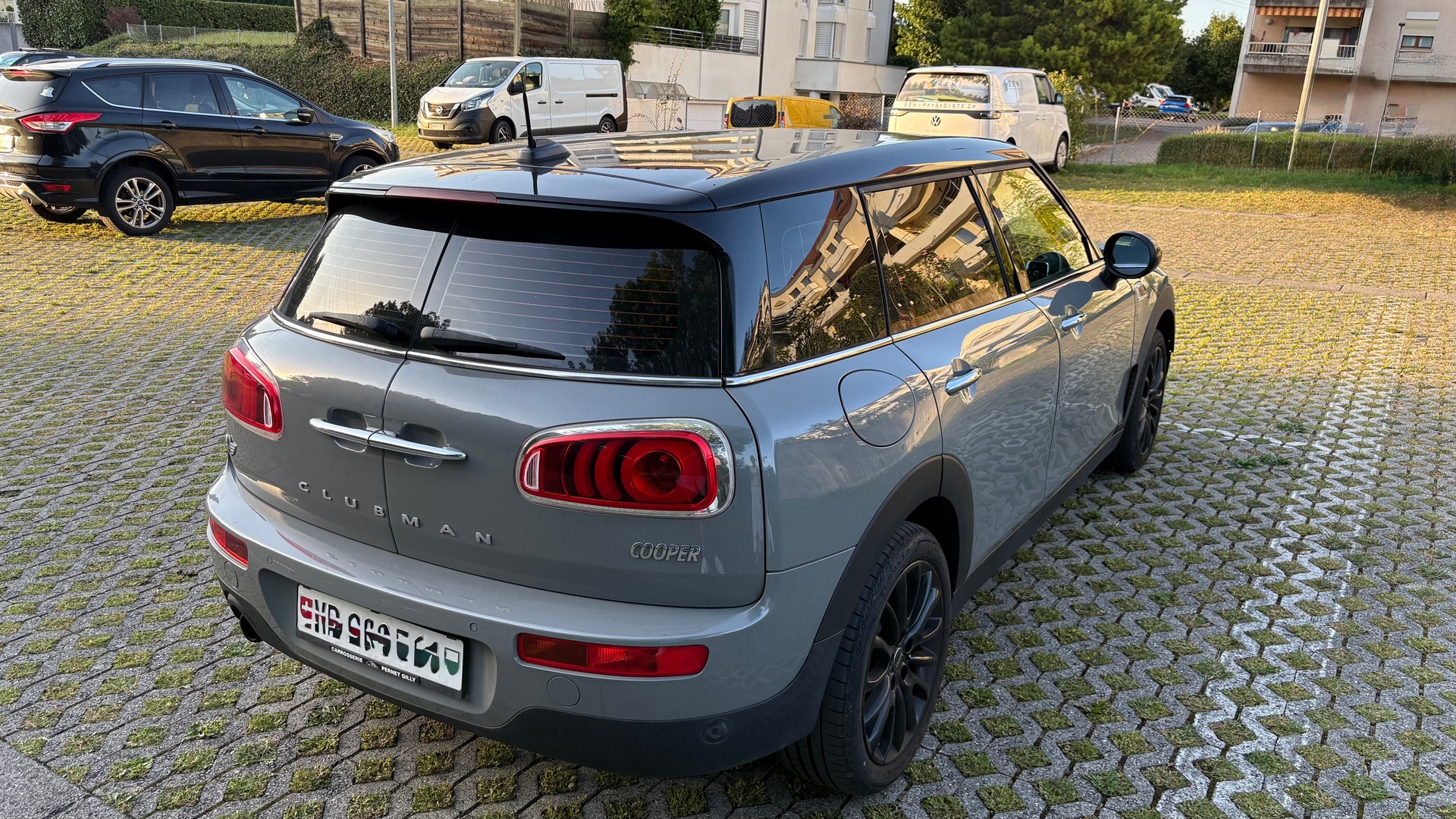 MINI 1.5i Clubman Cooper-image-2