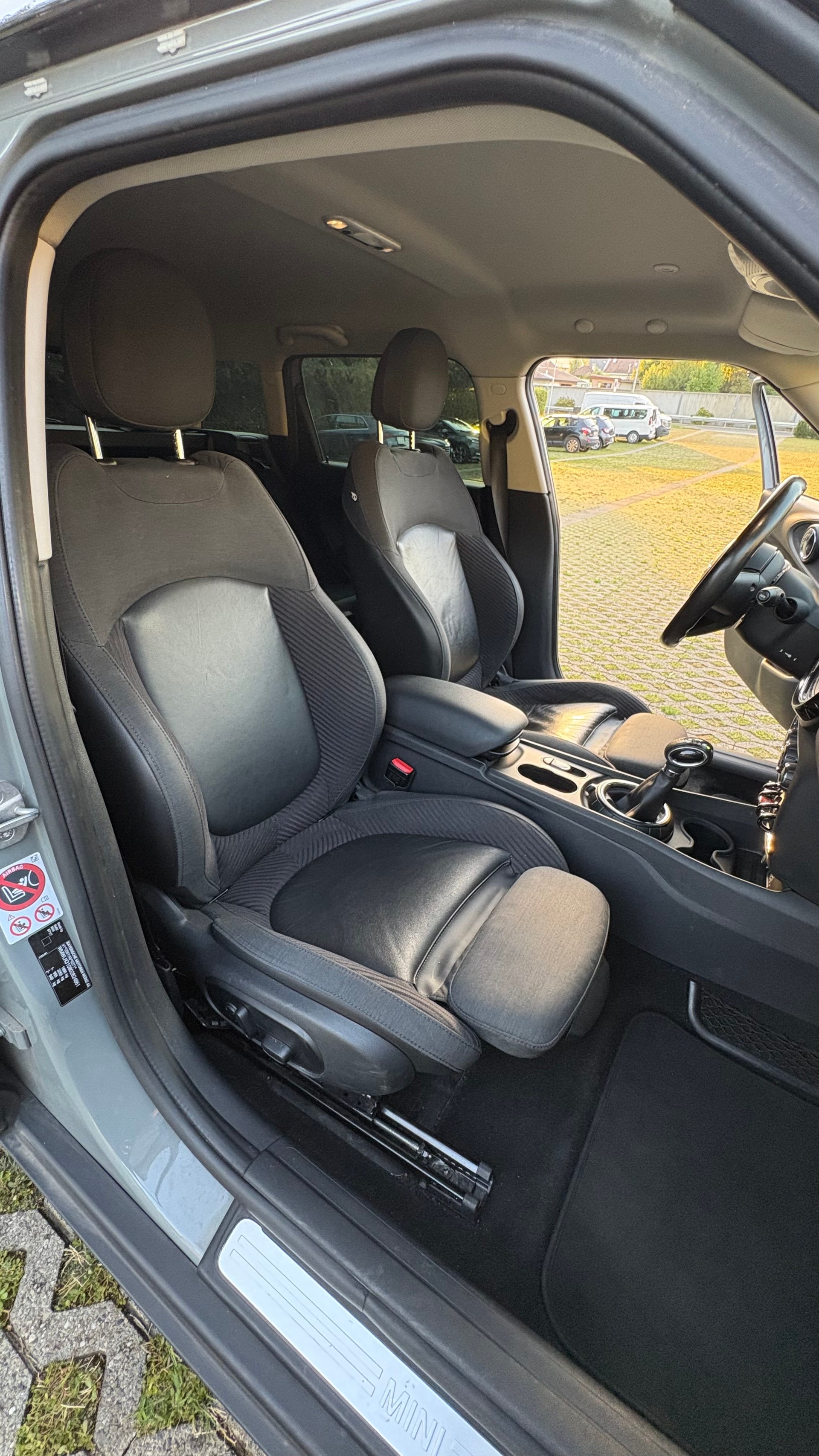 MINI 1.5i Clubman Cooper-image-7
