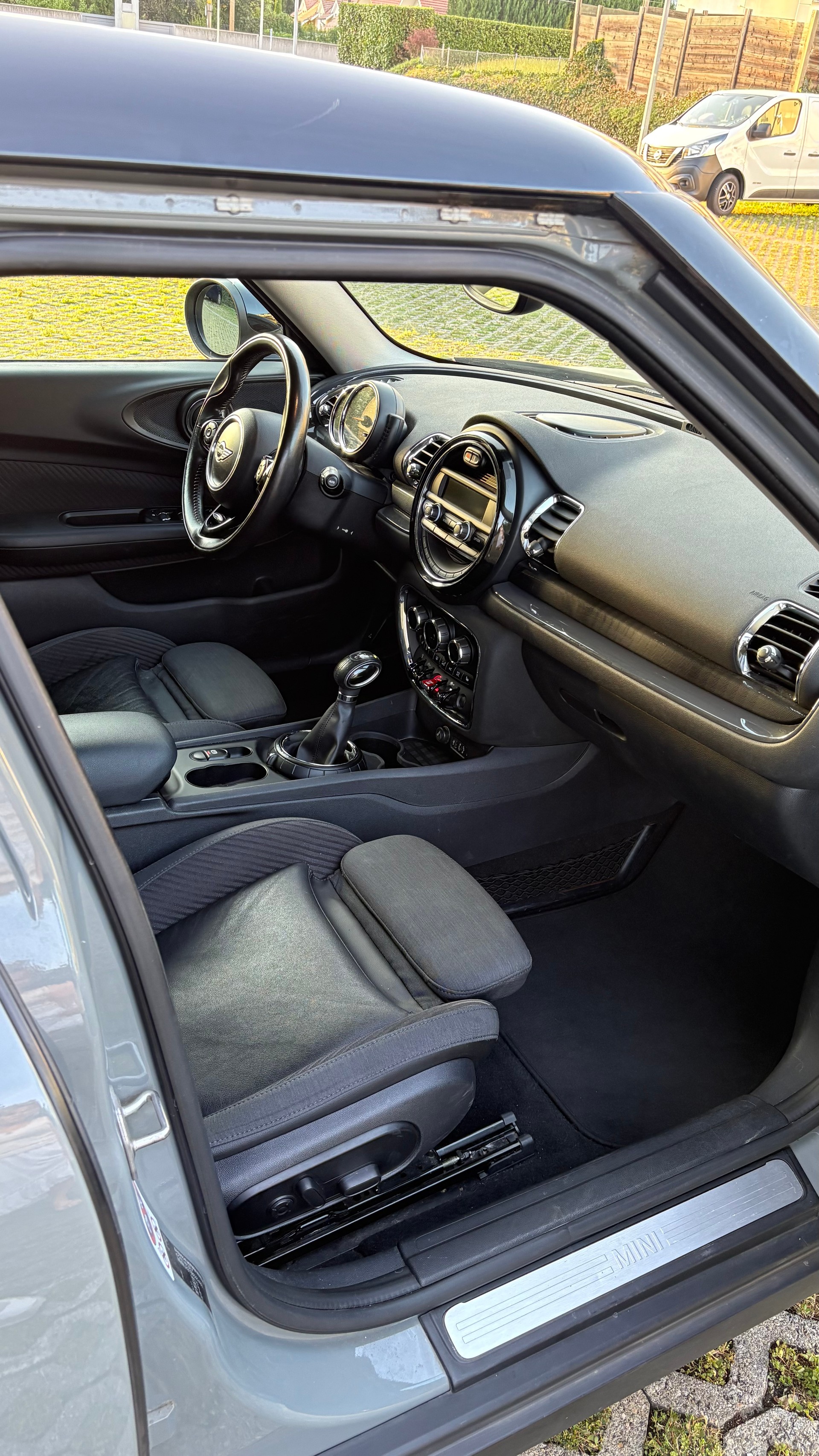 MINI 1.5i Clubman Cooper-image-8
