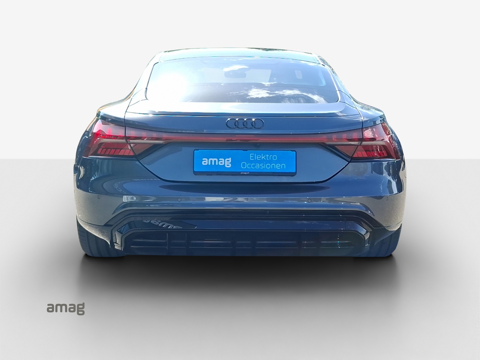 AUDI e-tron GT quattro-image-4