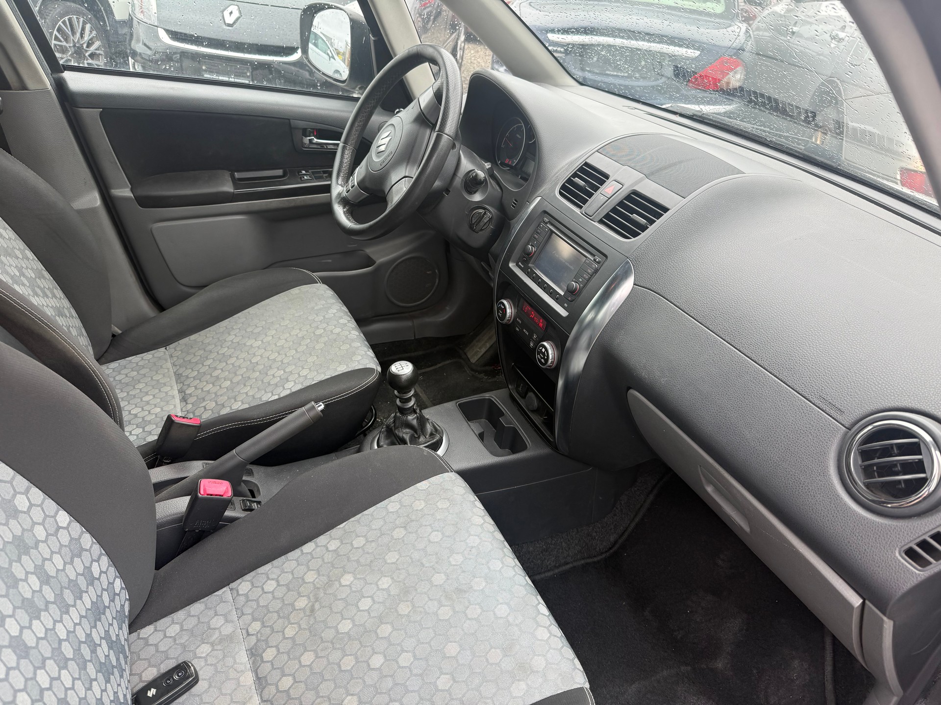 SUZUKI SX4 2.0 TD GL Top Piz Sulai 4WD-image-3