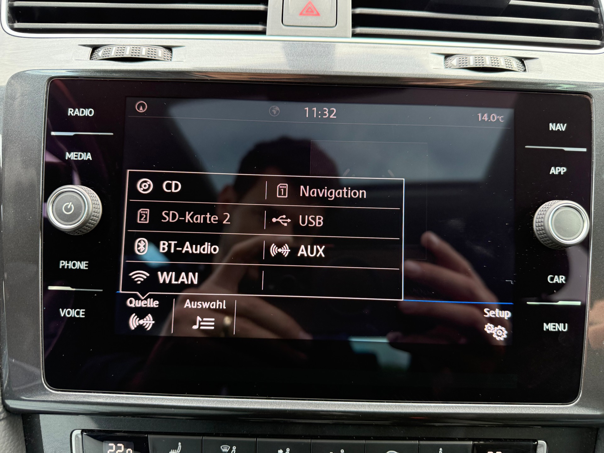 VW Golf 1.5 TSI R-LINE-image-10