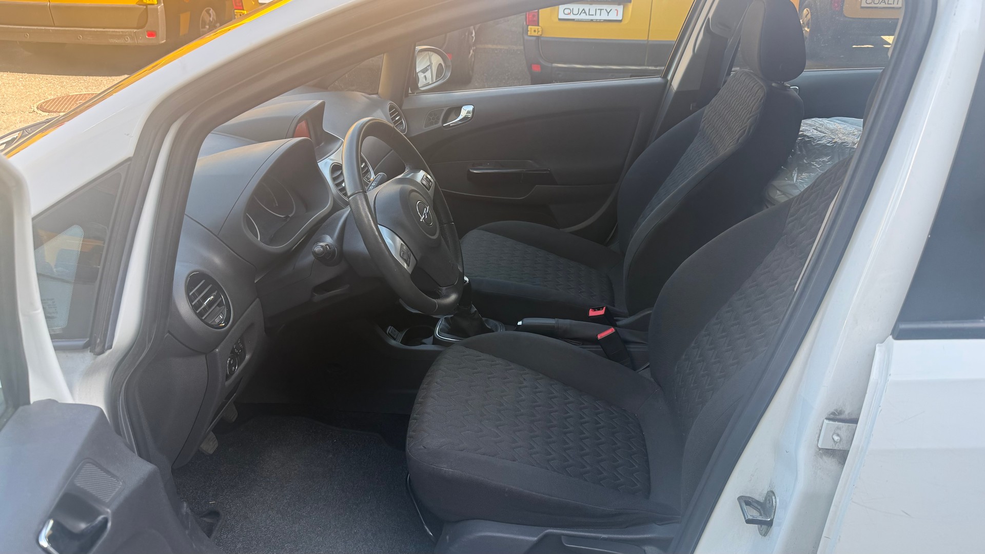 OPEL Corsa 1.4 TP Color Edition-image-8