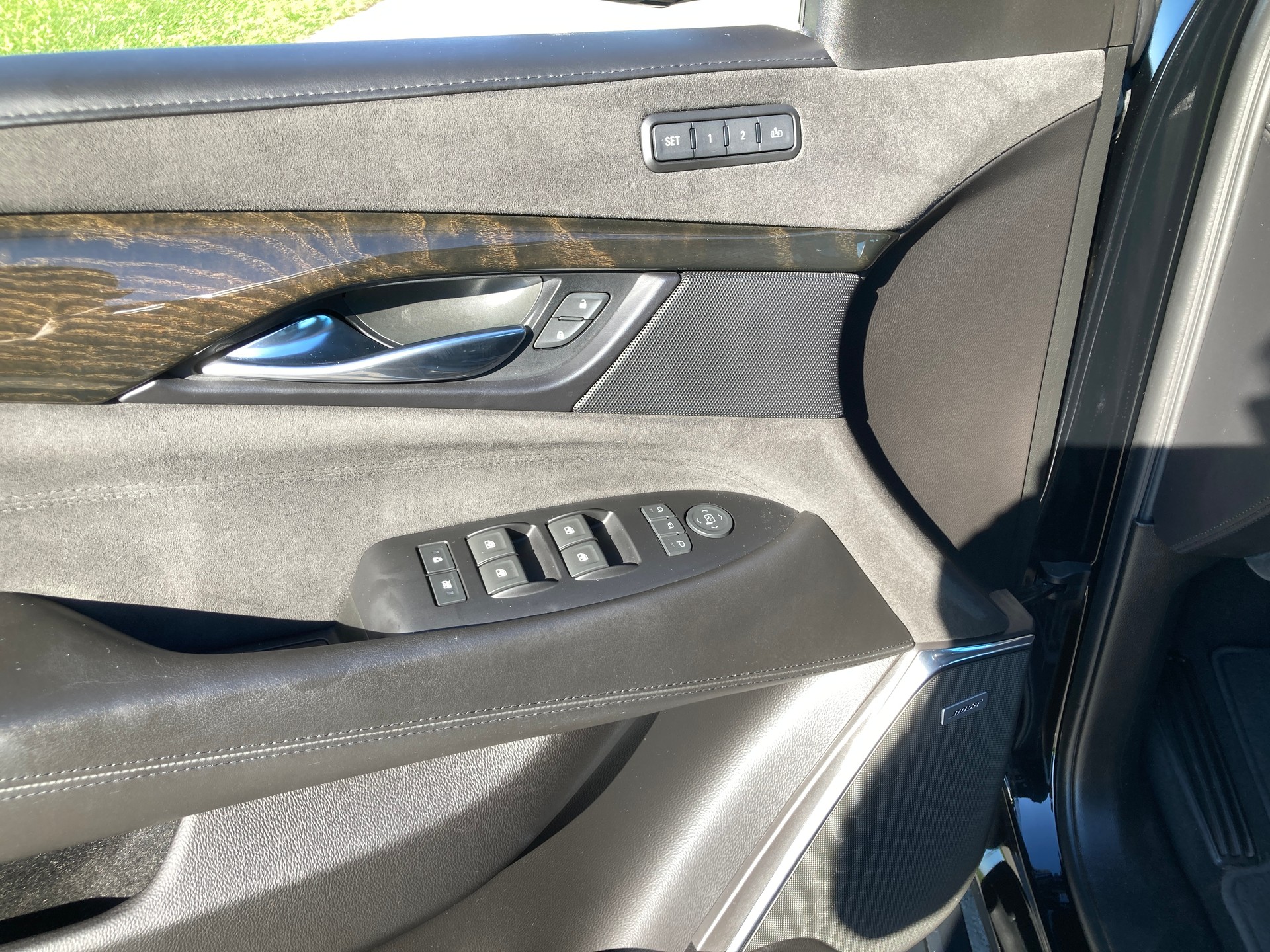CADILLAC Escalade 6.2 ESV Platinum Automatic-image-10