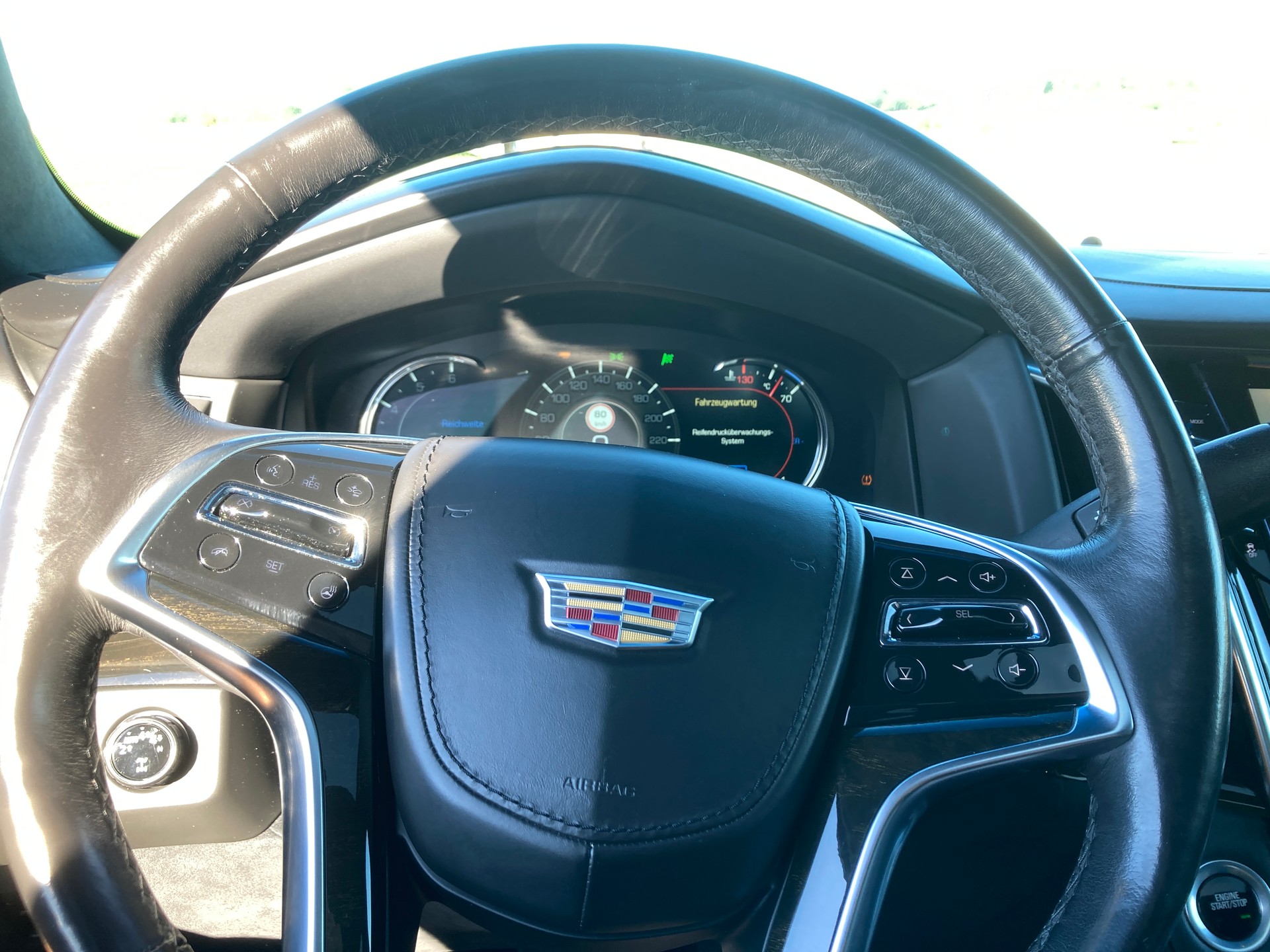 CADILLAC Escalade 6.2 ESV Platinum Automatic-image-13